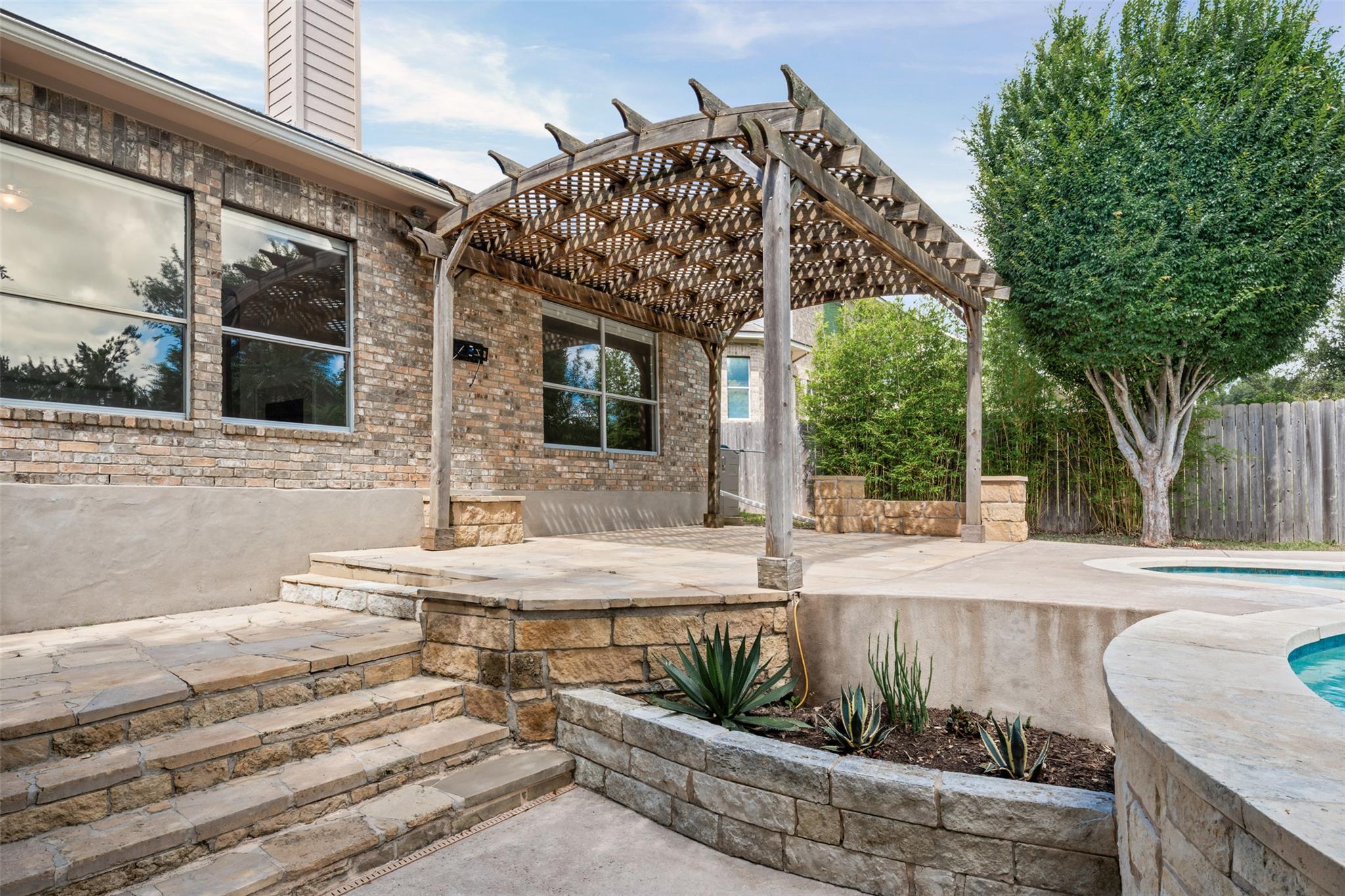 8820 Colberg Dr, Austin, TX 78749
