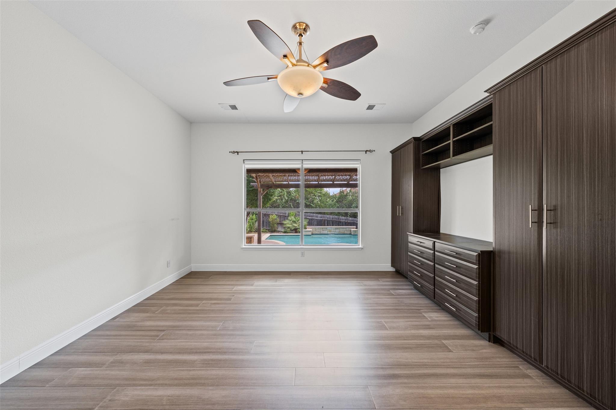 8820 Colberg Dr, Austin, TX 78749