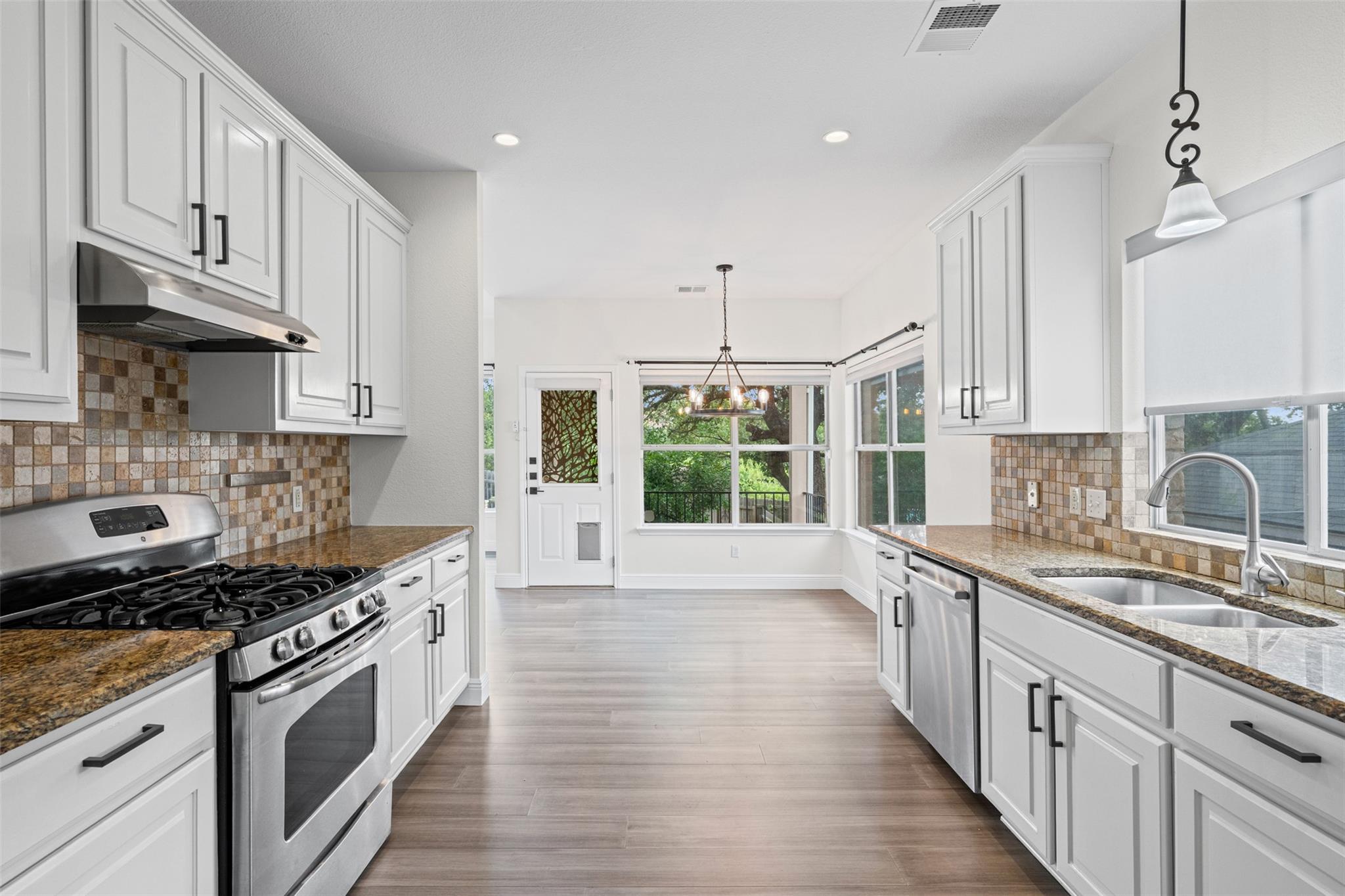 8820 Colberg Dr, Austin, TX 78749