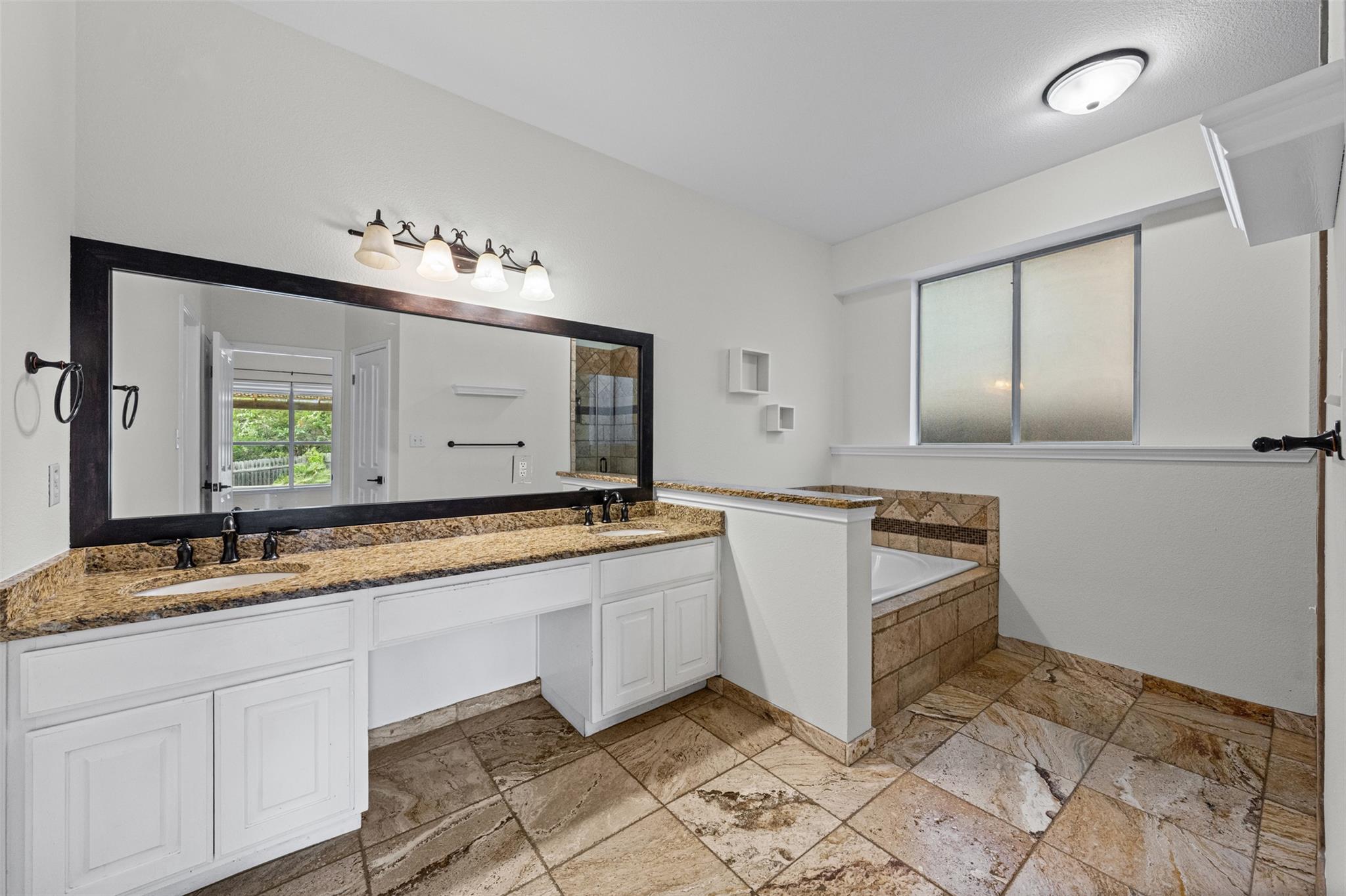 8820 Colberg Dr, Austin, TX 78749