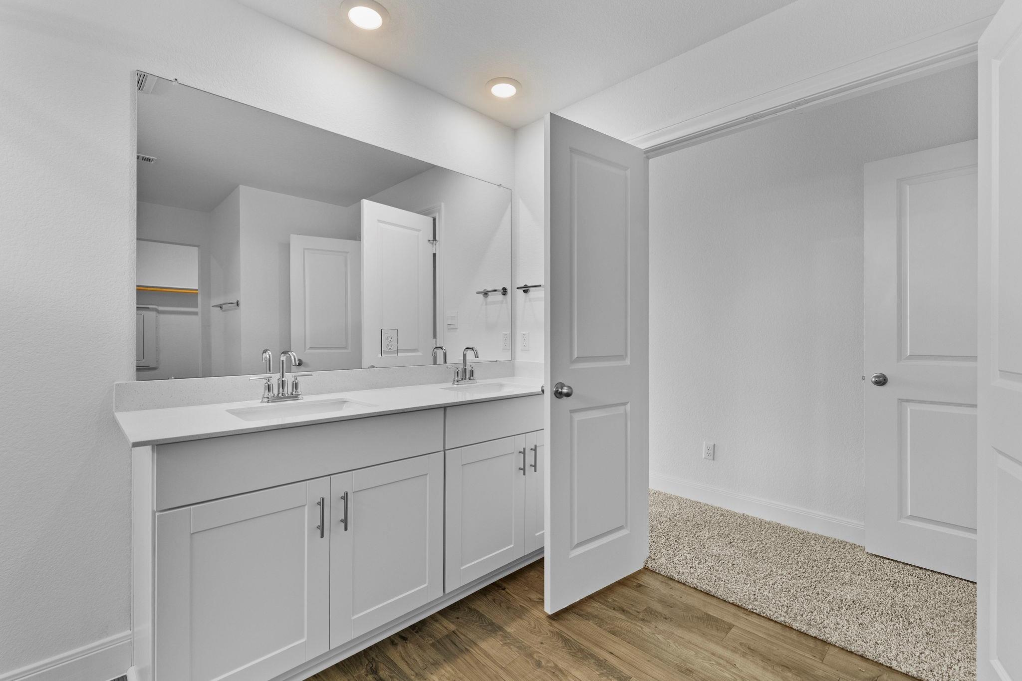 137 Union Pacific Dr, Cedar Creek, TX 78612