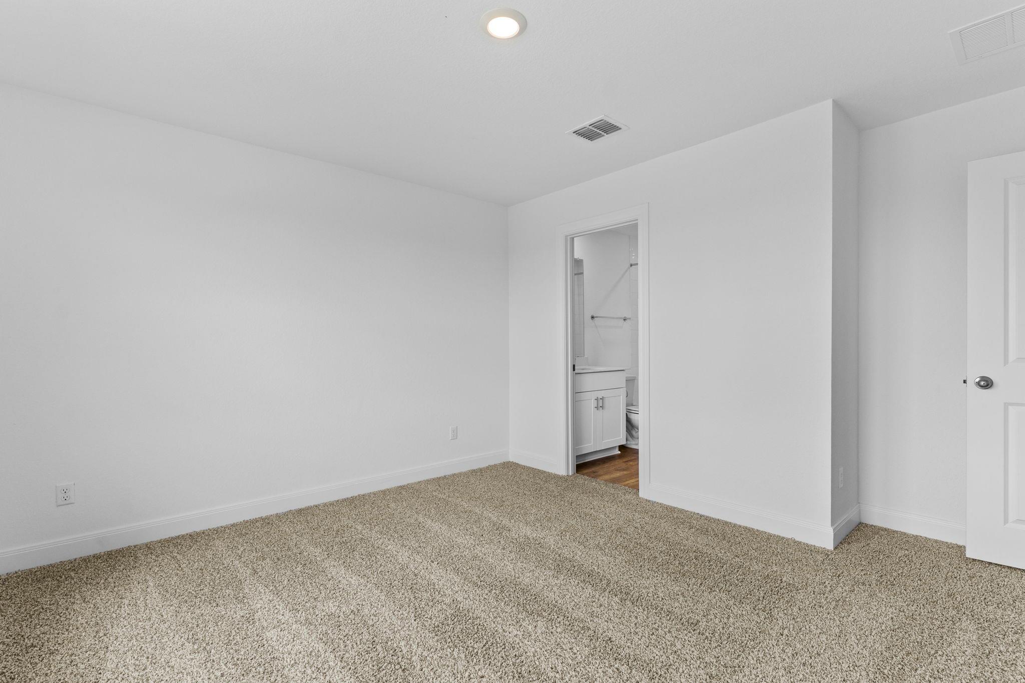 137 Union Pacific Dr, Cedar Creek, TX 78612