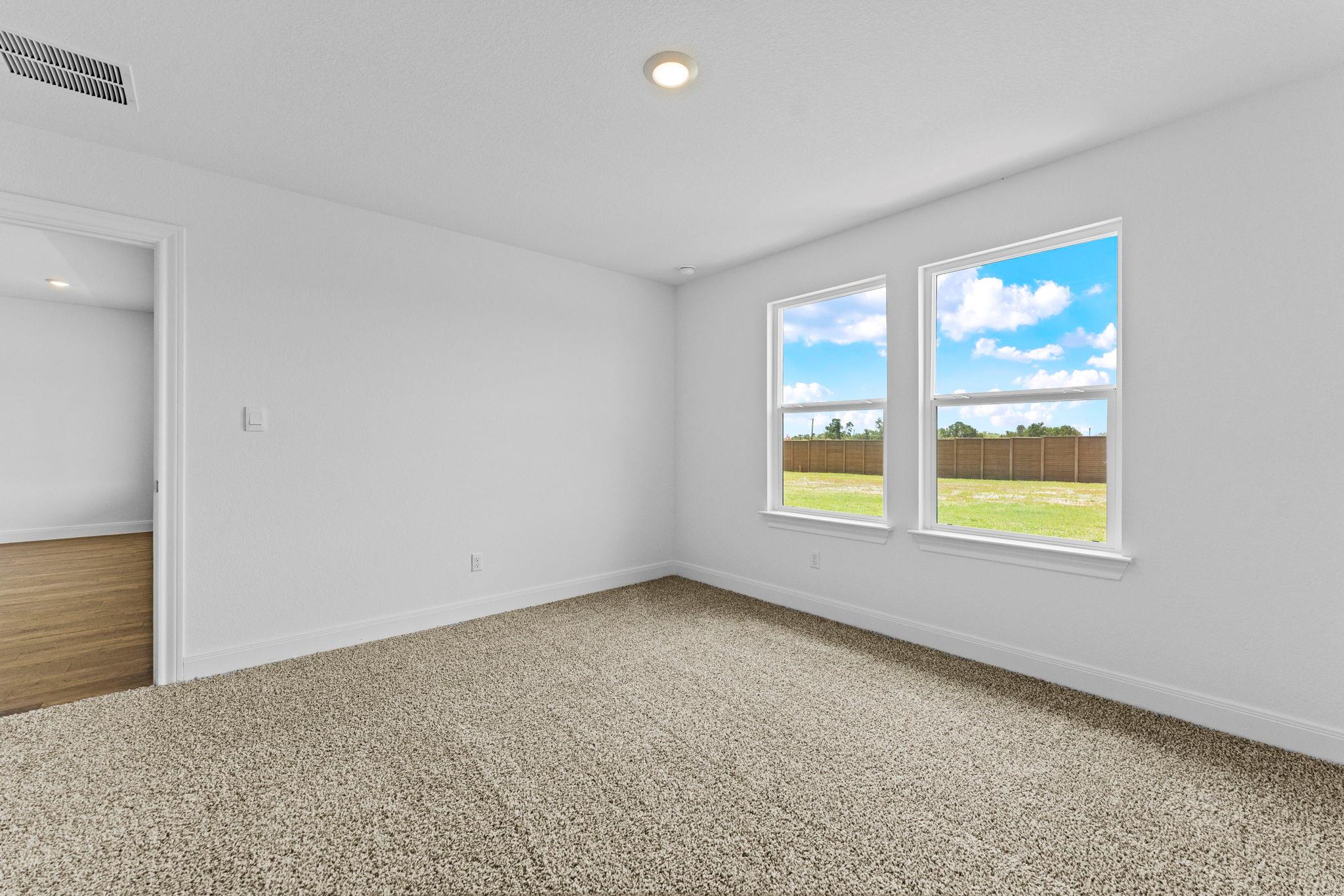 137 Union Pacific Dr, Cedar Creek, TX 78612