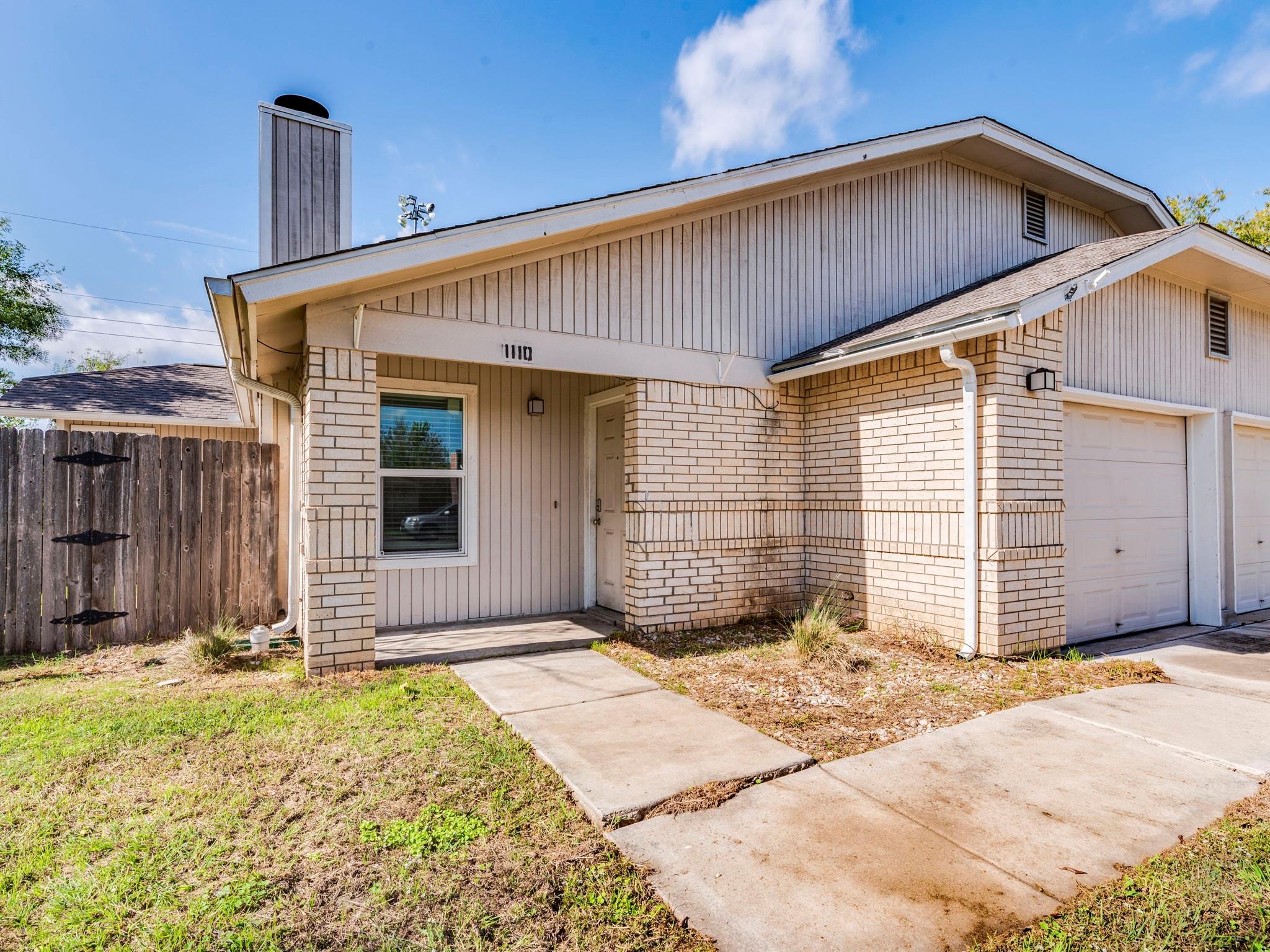 1110 Hyridge St, Round Rock, TX 78664