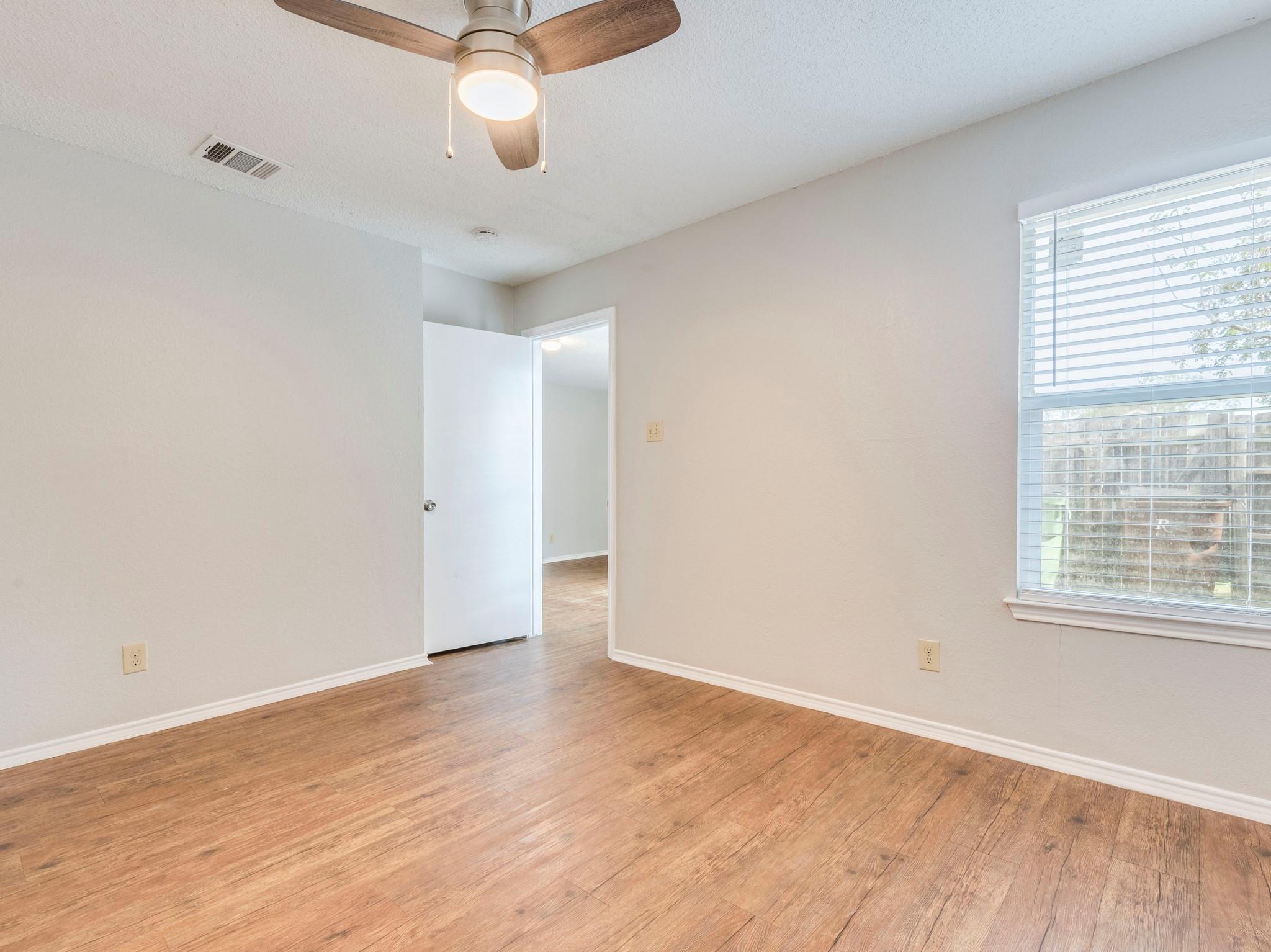 1110 Hyridge St, Round Rock, TX 78664
