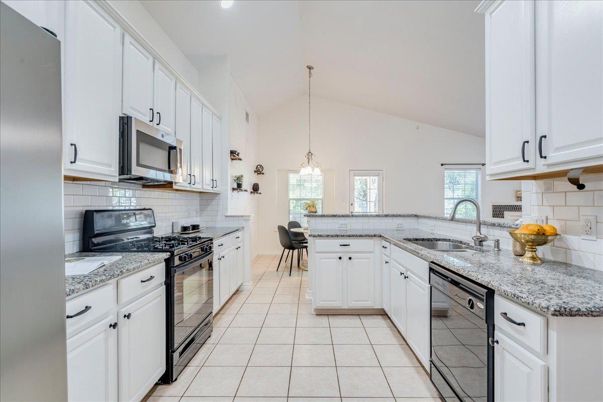 2912 Lynnbrook Dr, Austin, TX 78748