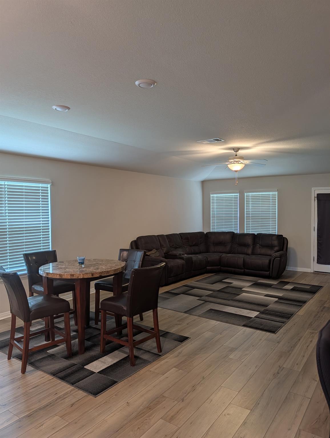1015 Bluejack Way, Hutto, TX 78634