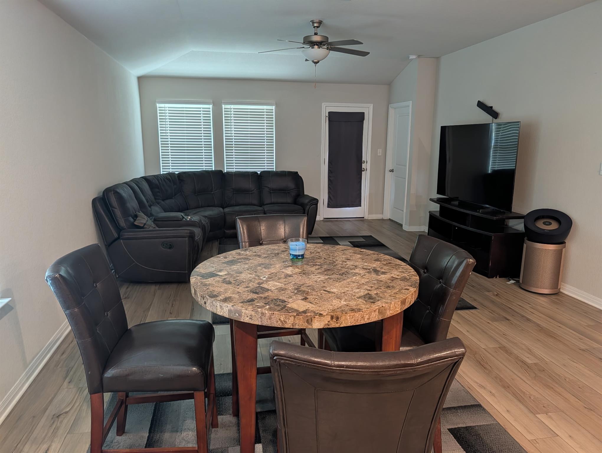 1015 Bluejack Way, Hutto, TX 78634
