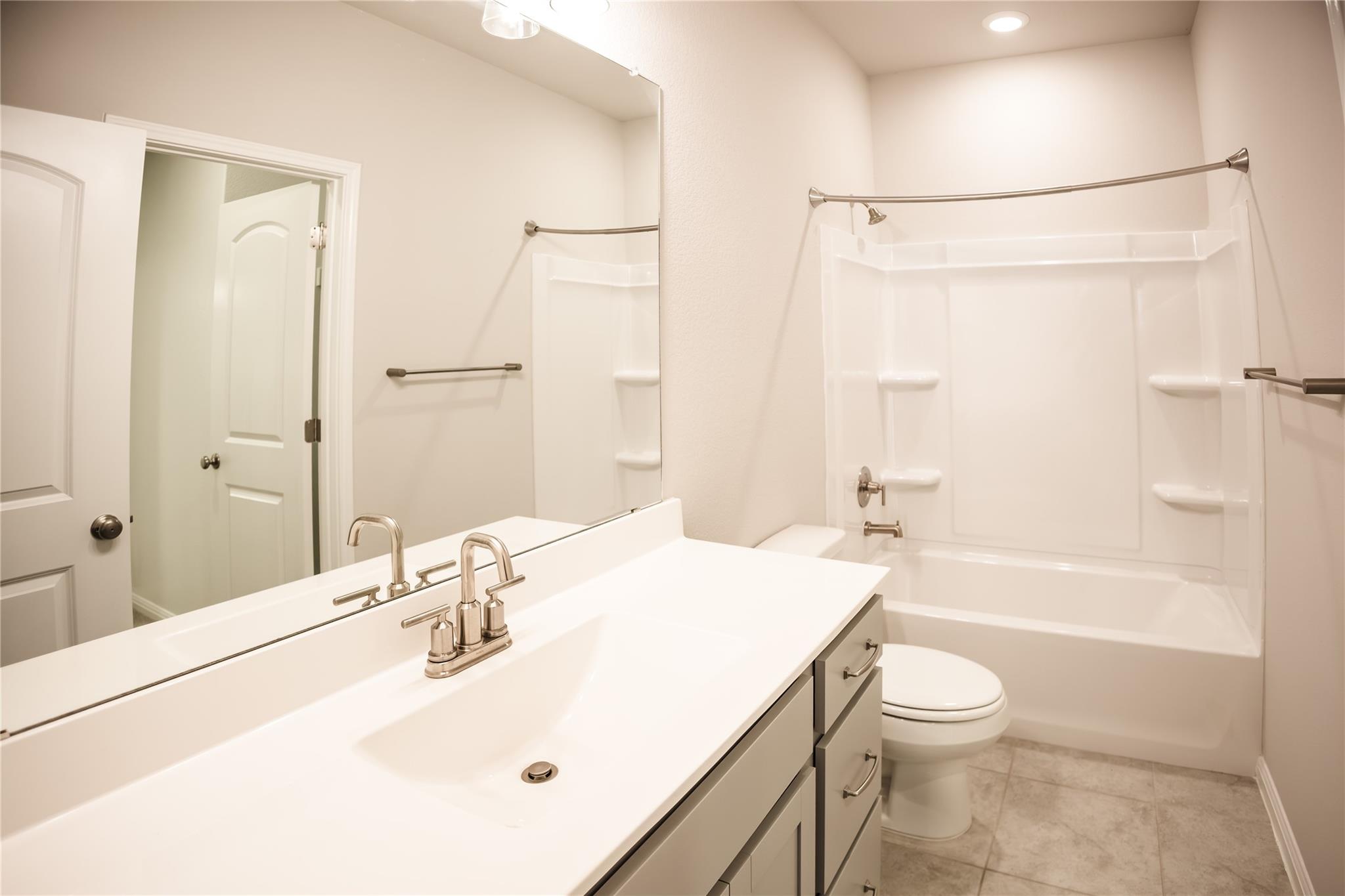 120 Baron Von Gator Dr, San Marcos, TX 78666