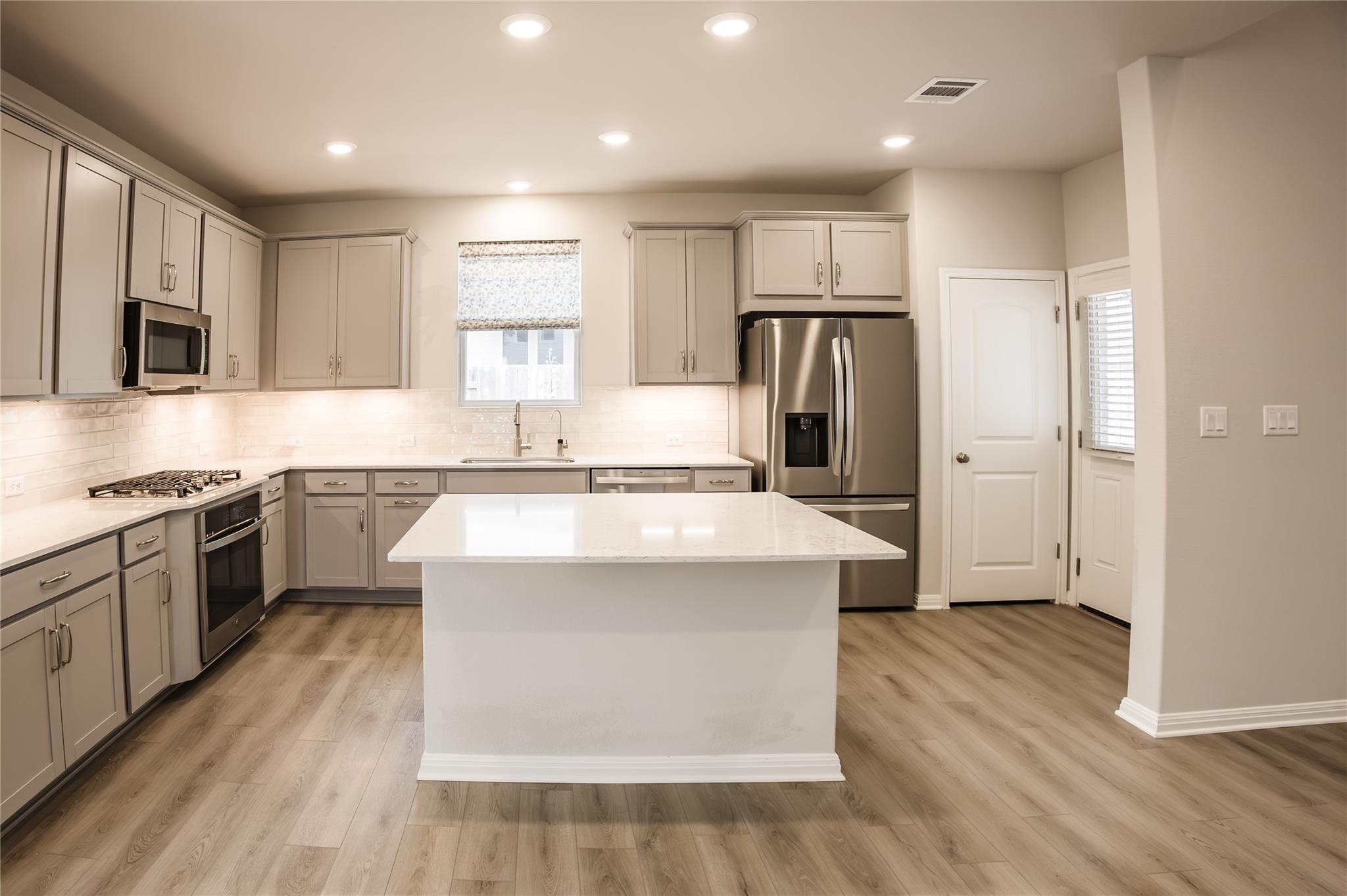 120 Baron Von Gator Dr, San Marcos, TX 78666