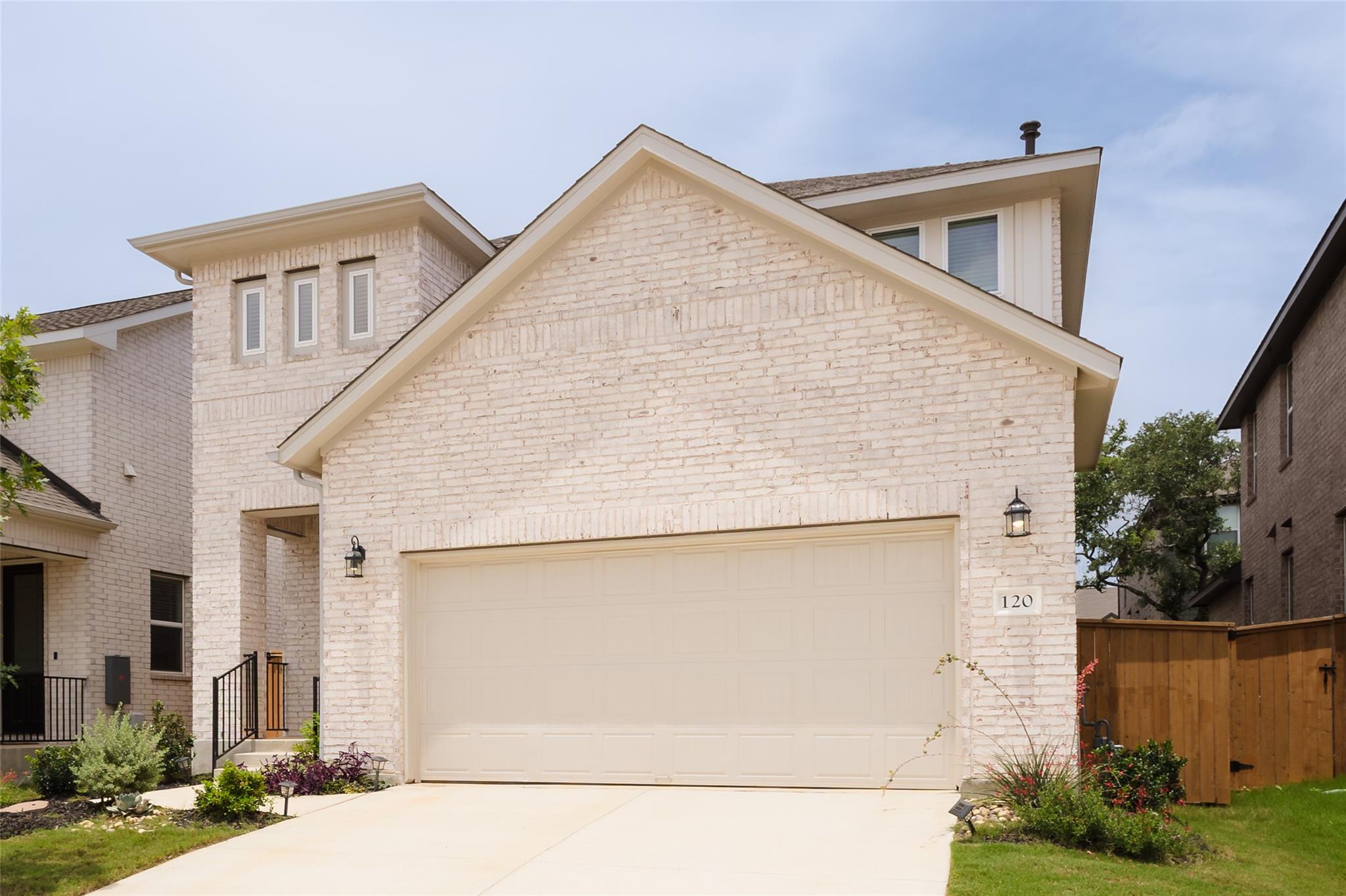 120 Baron Von Gator Dr, San Marcos, TX 78666
