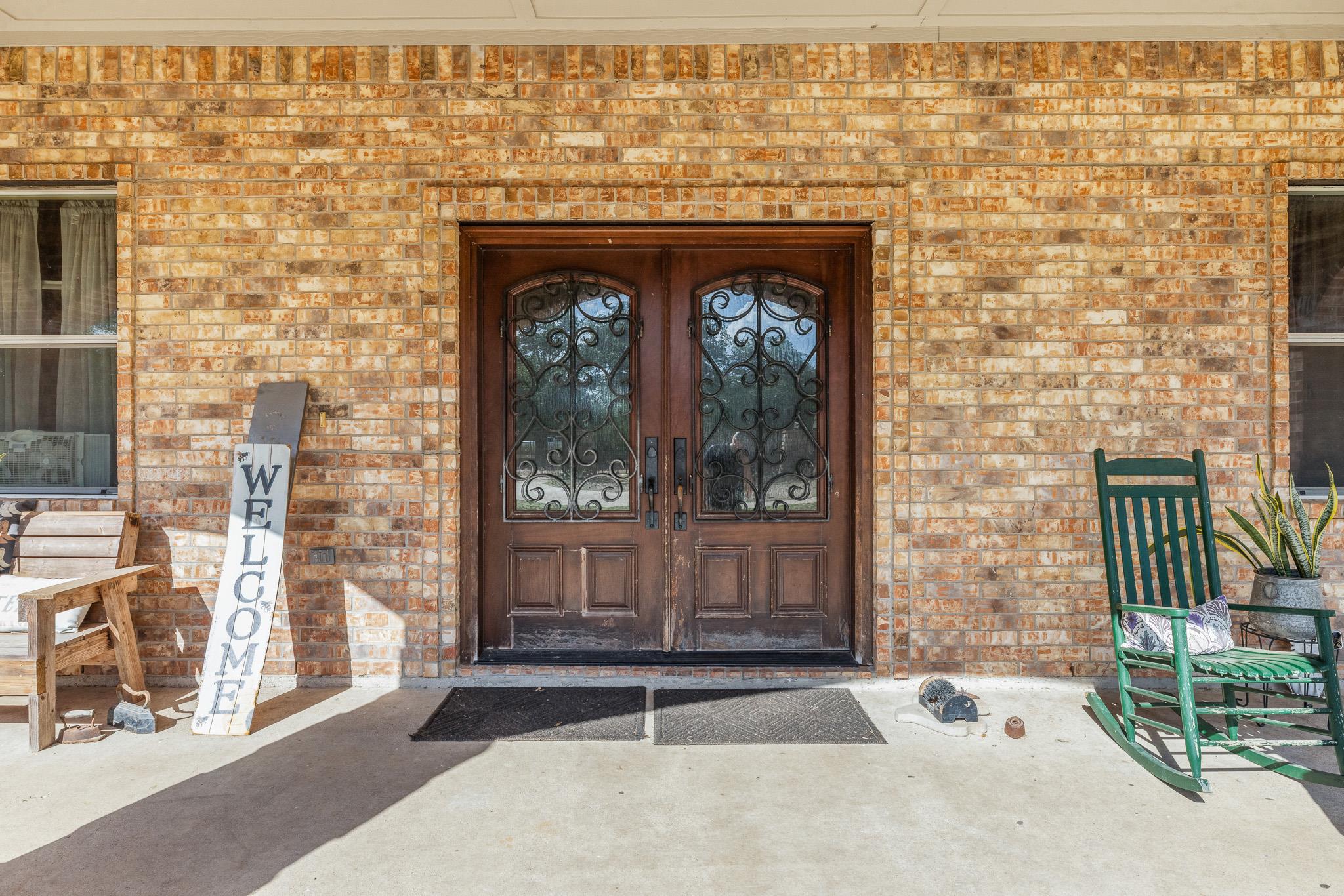 1102 Private Road 2332, Giddings, TX 78942