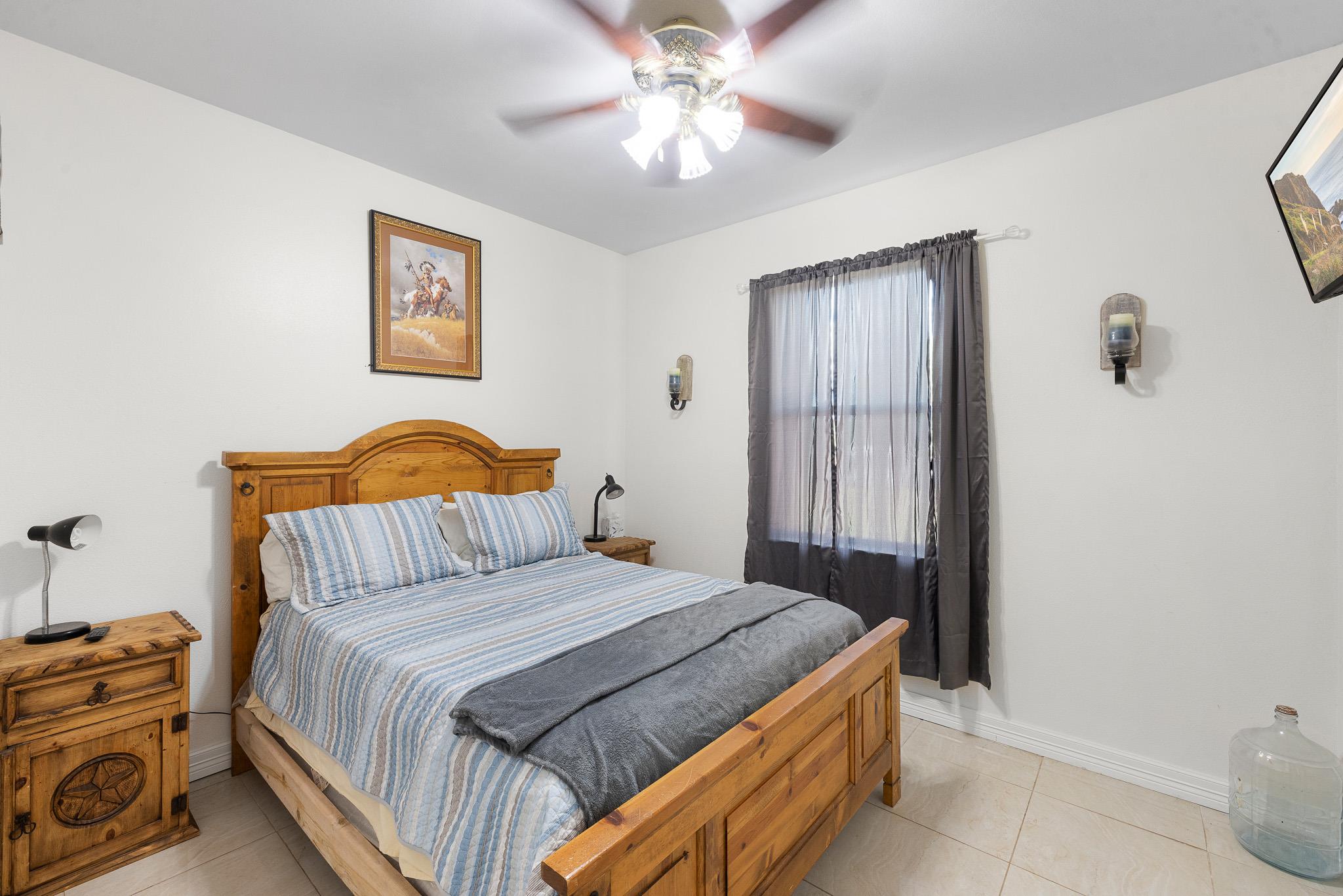 1102 Private Road 2332, Giddings, TX 78942