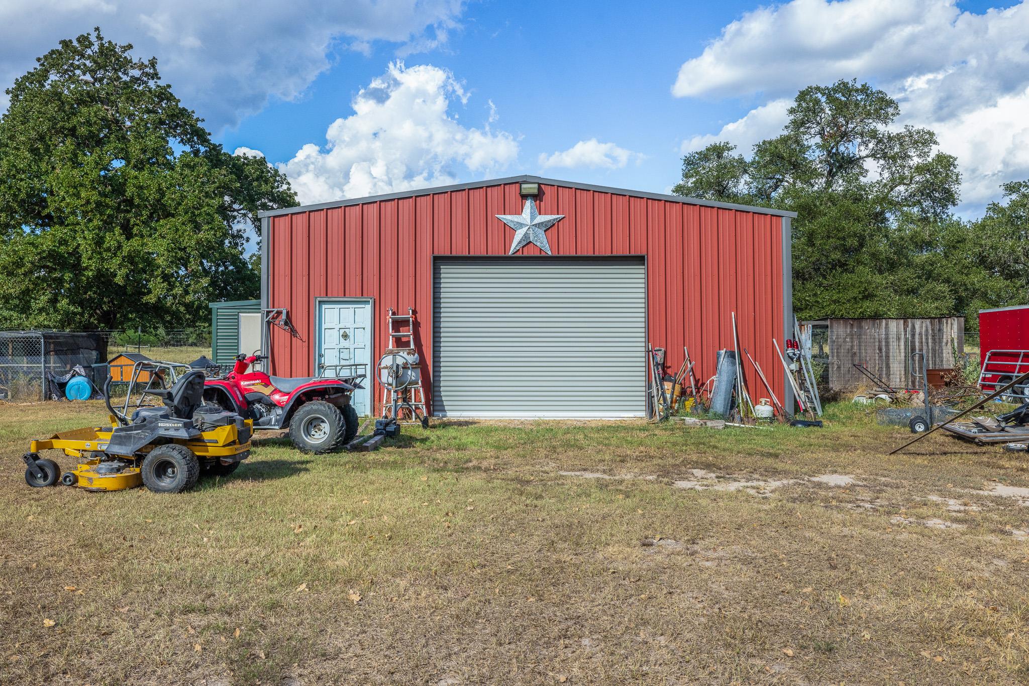 1102 Private Road 2332, Giddings, TX 78942