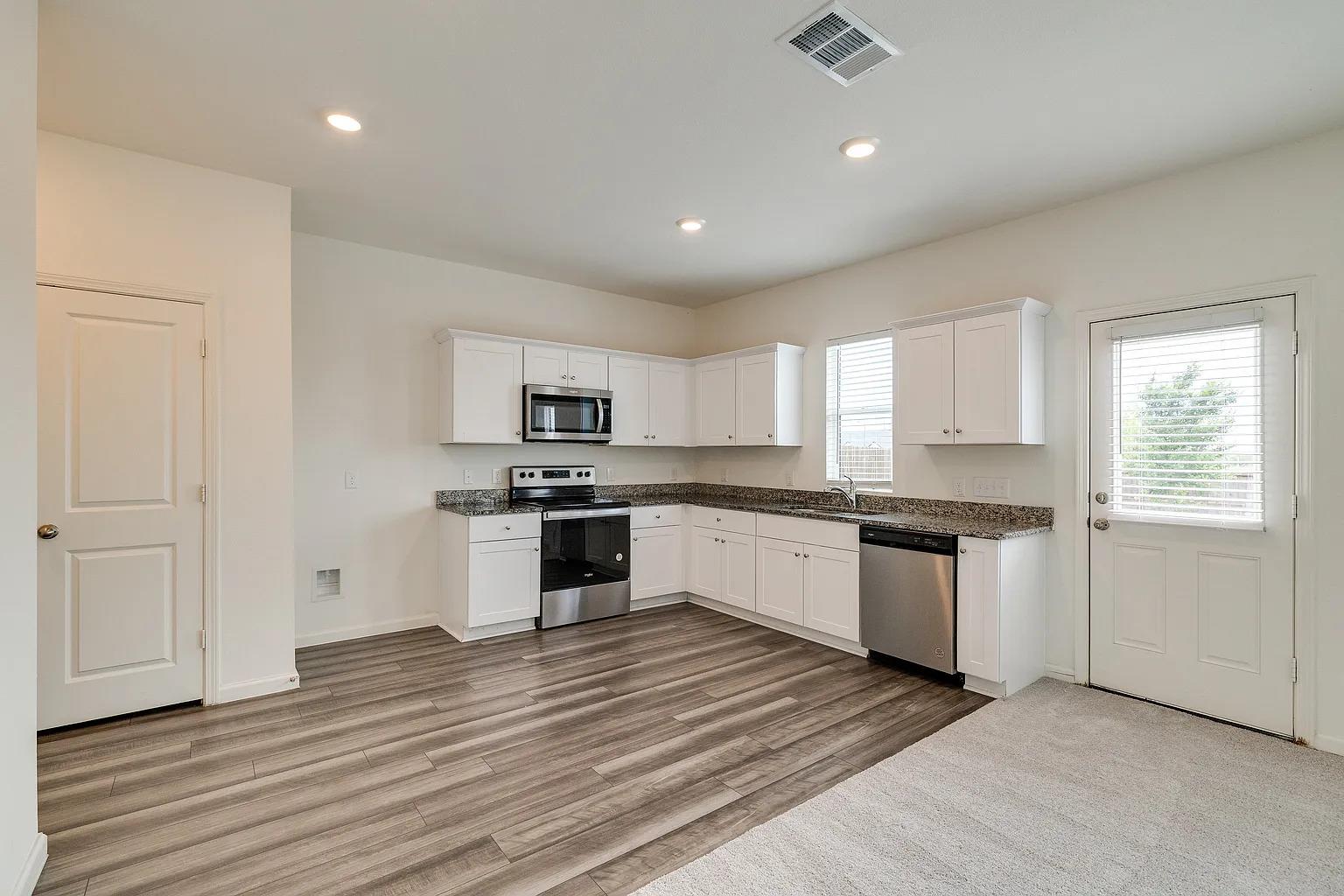 1816 Chapel Hill Rd, Princeton, TX 75407