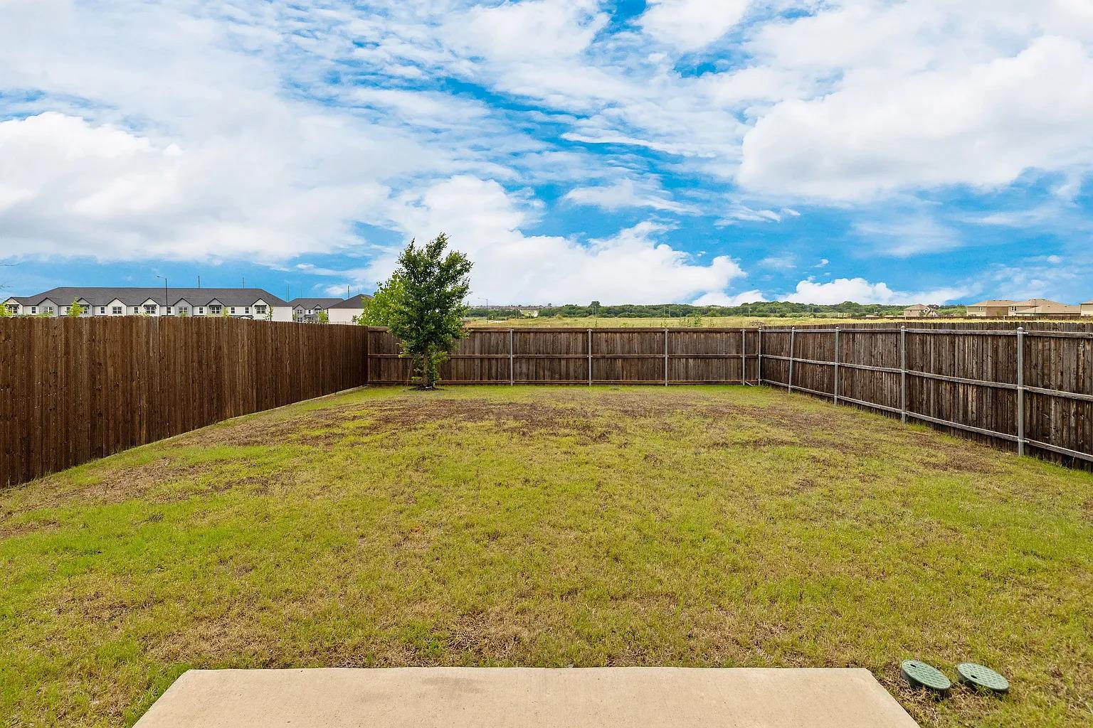 1816 Chapel Hill Rd, Princeton, TX 75407