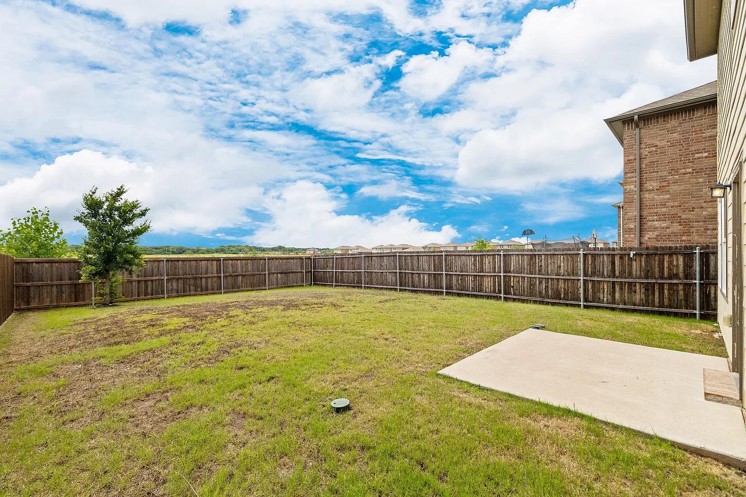1816 Chapel Hill Rd, Princeton, TX 75407