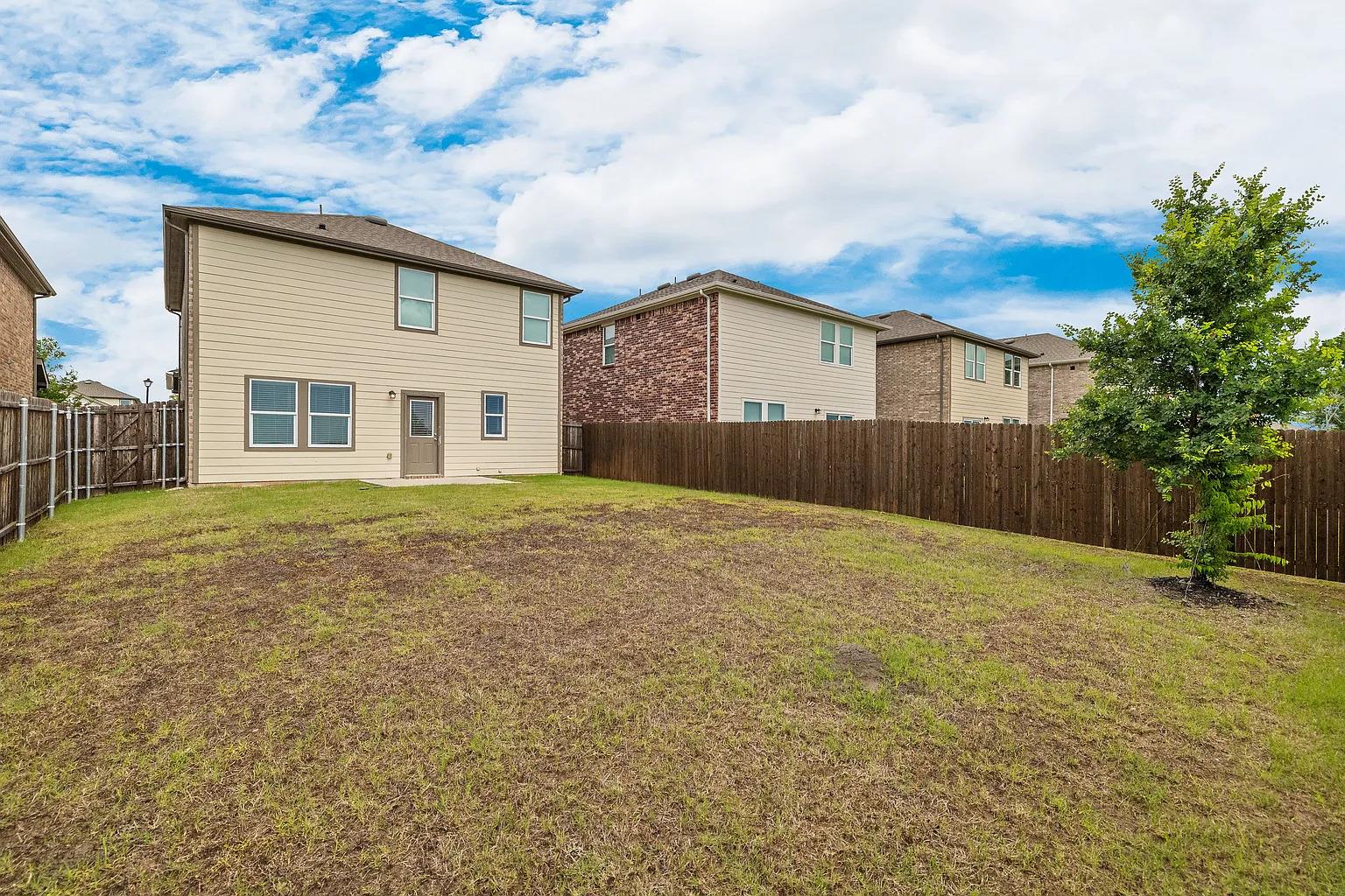 1816 Chapel Hill Rd, Princeton, TX 75407