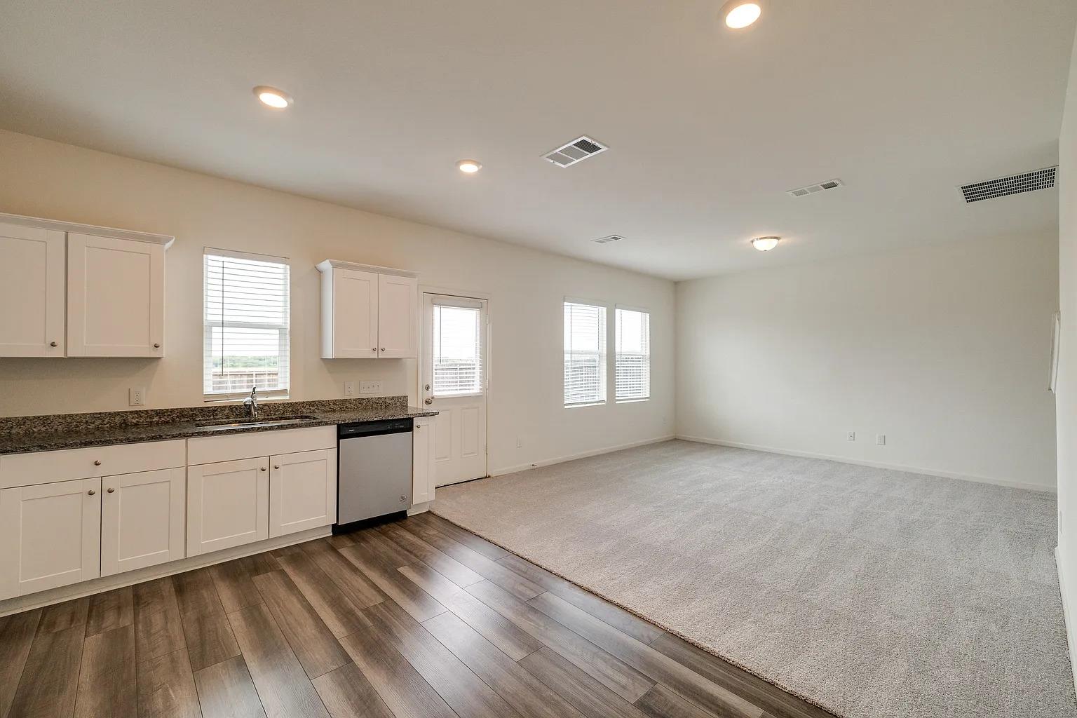 1816 Chapel Hill Rd, Princeton, TX 75407