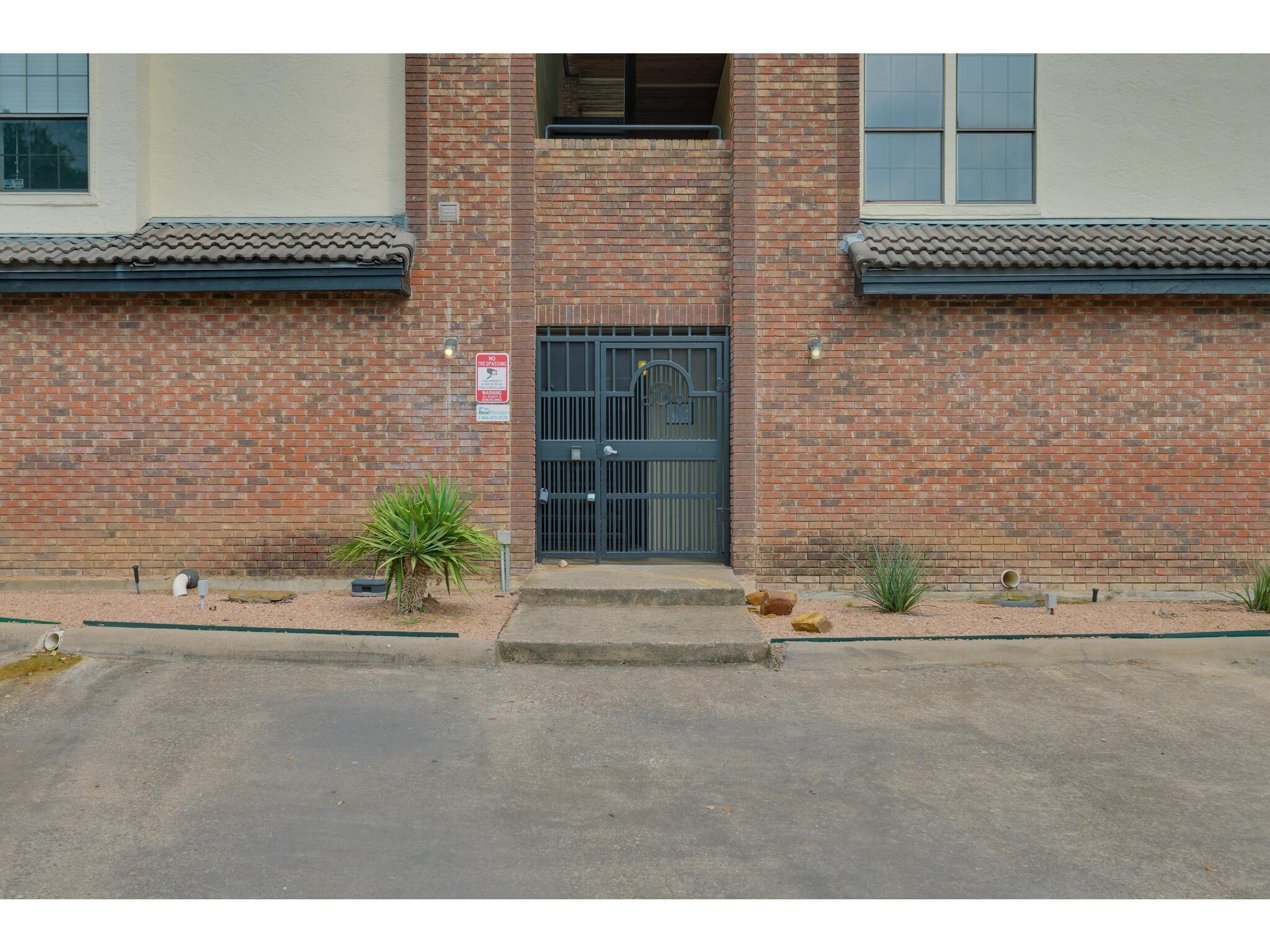 3001 Cedar St # A-215, Austin, TX 78705
