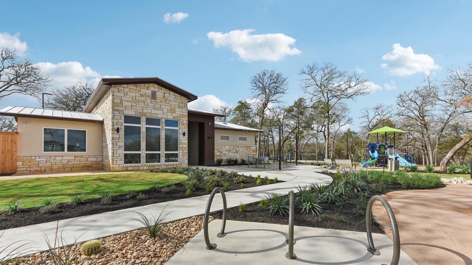 316 Nizao Ln, Bastrop, TX 78602