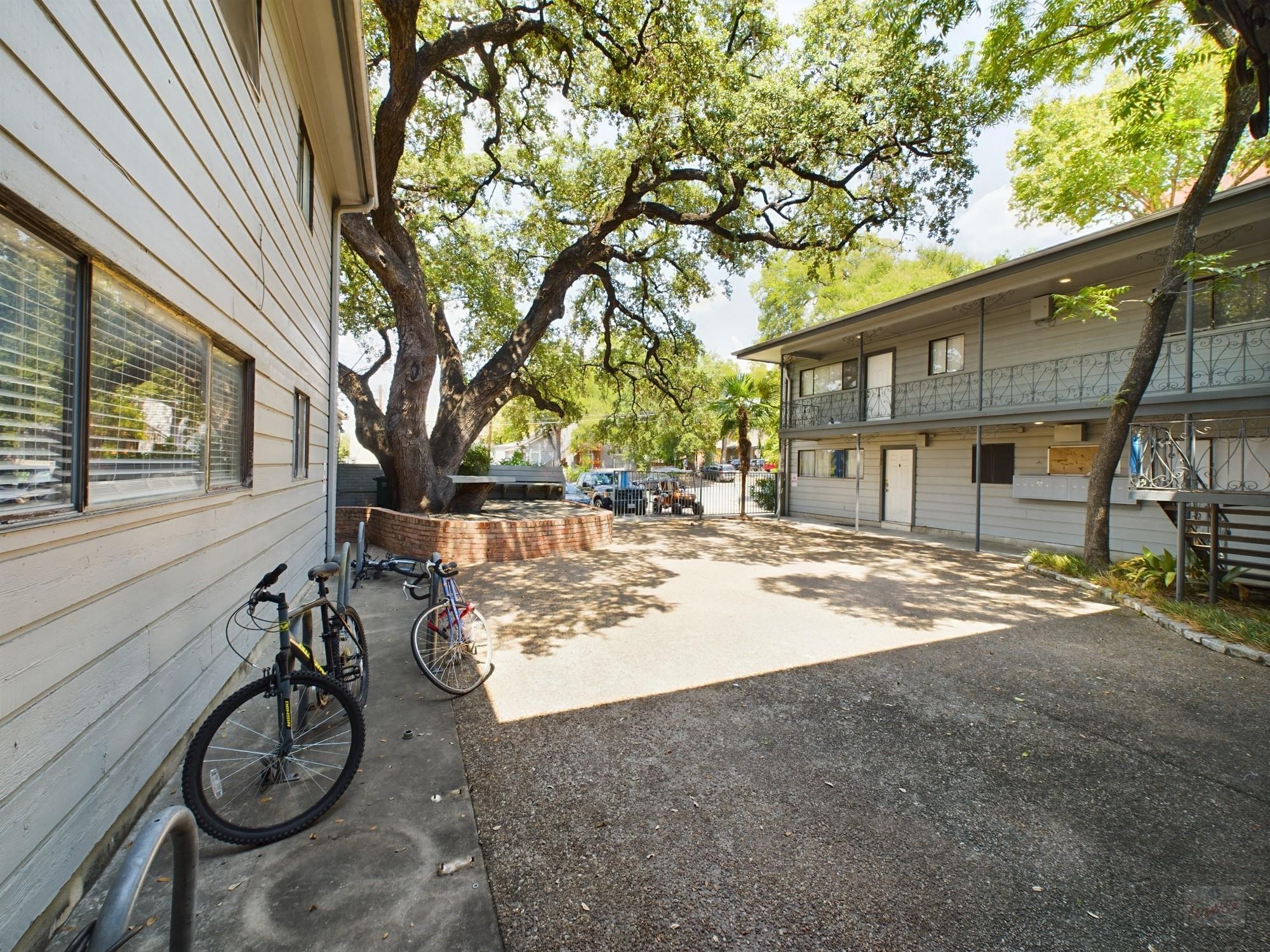 803 W 28th St # 202, Austin, TX 78705