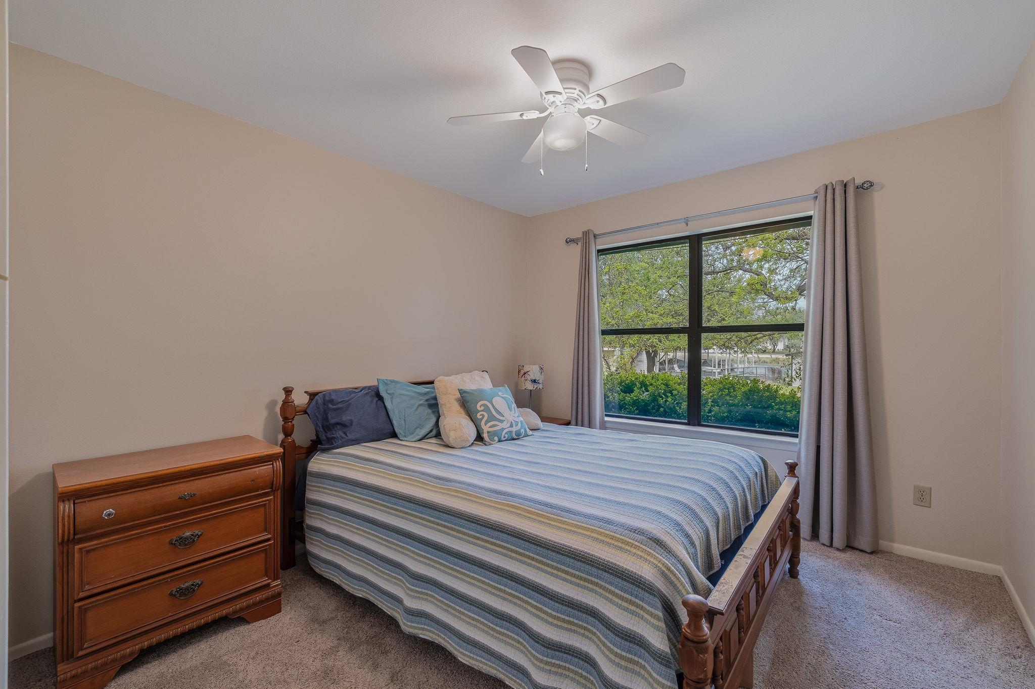 206 E Pheasant Rd, Highland Haven, TX 78654
