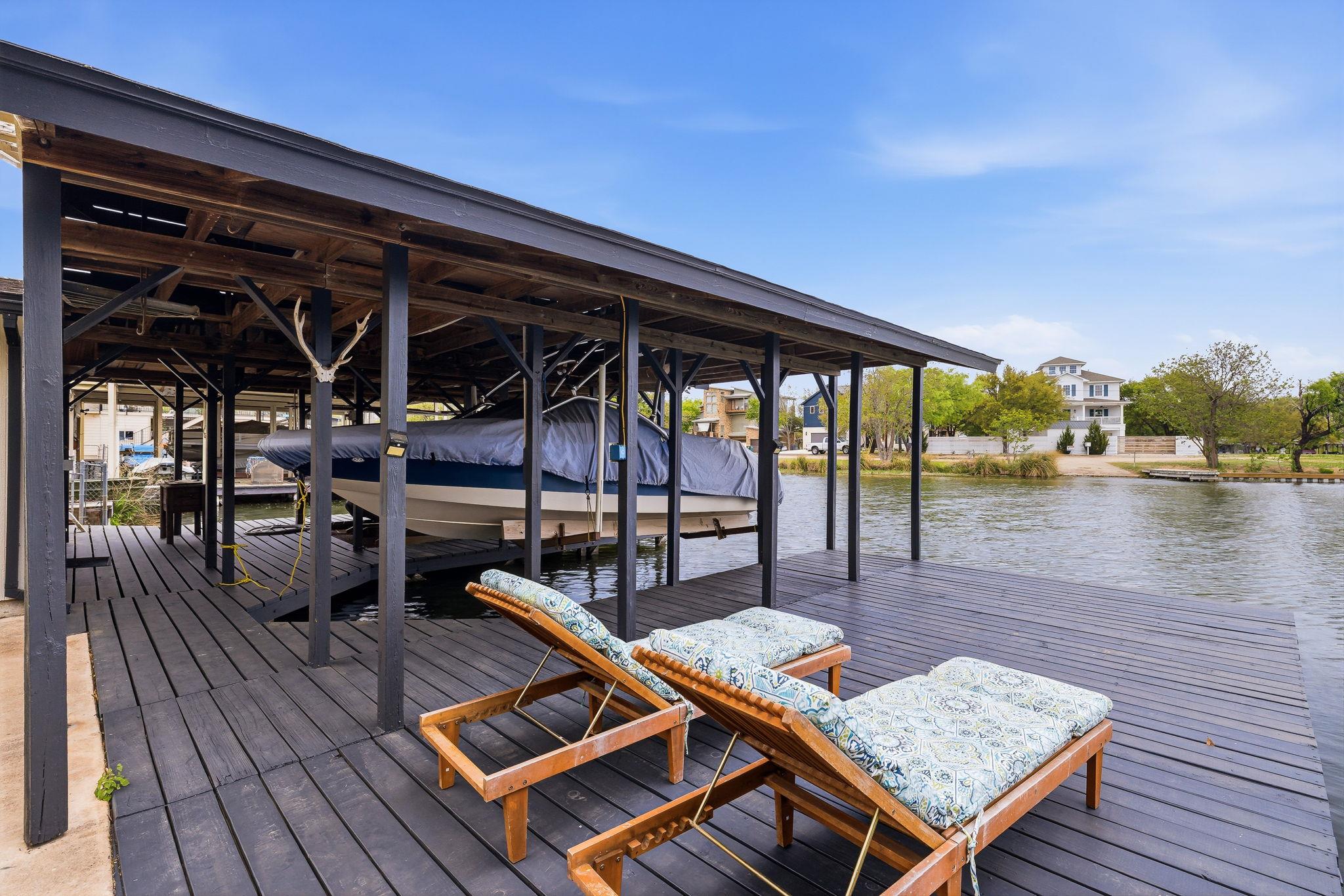 206 E Pheasant Rd, Highland Haven, TX 78654
