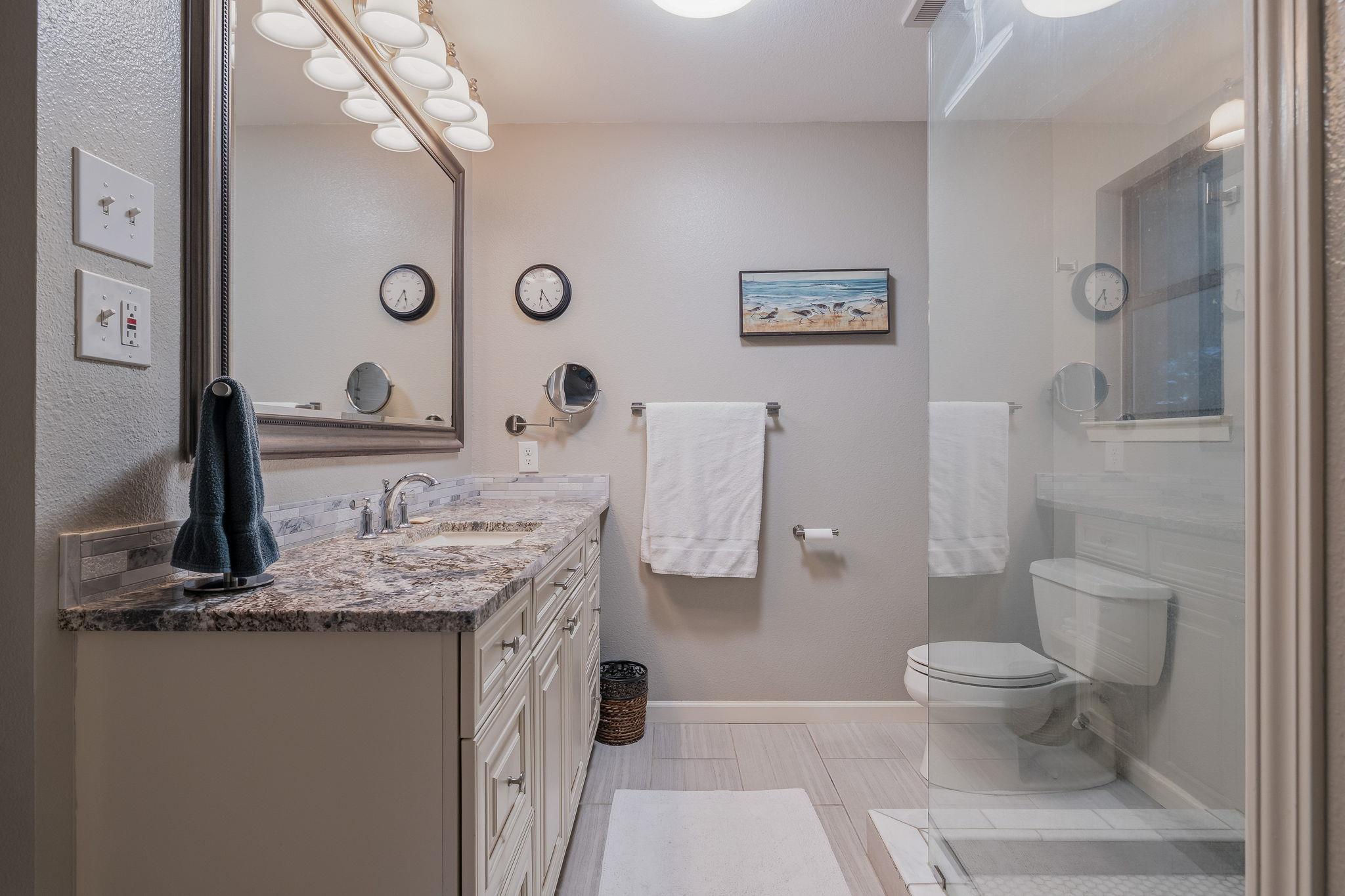 206 E Pheasant Rd, Highland Haven, TX 78654