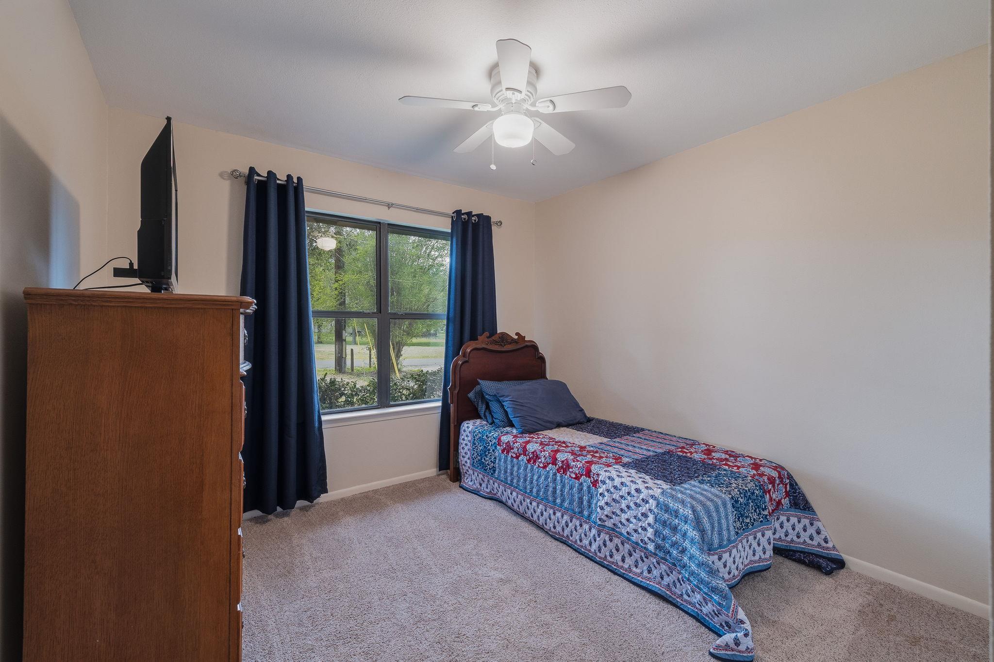 206 E Pheasant Rd, Highland Haven, TX 78654