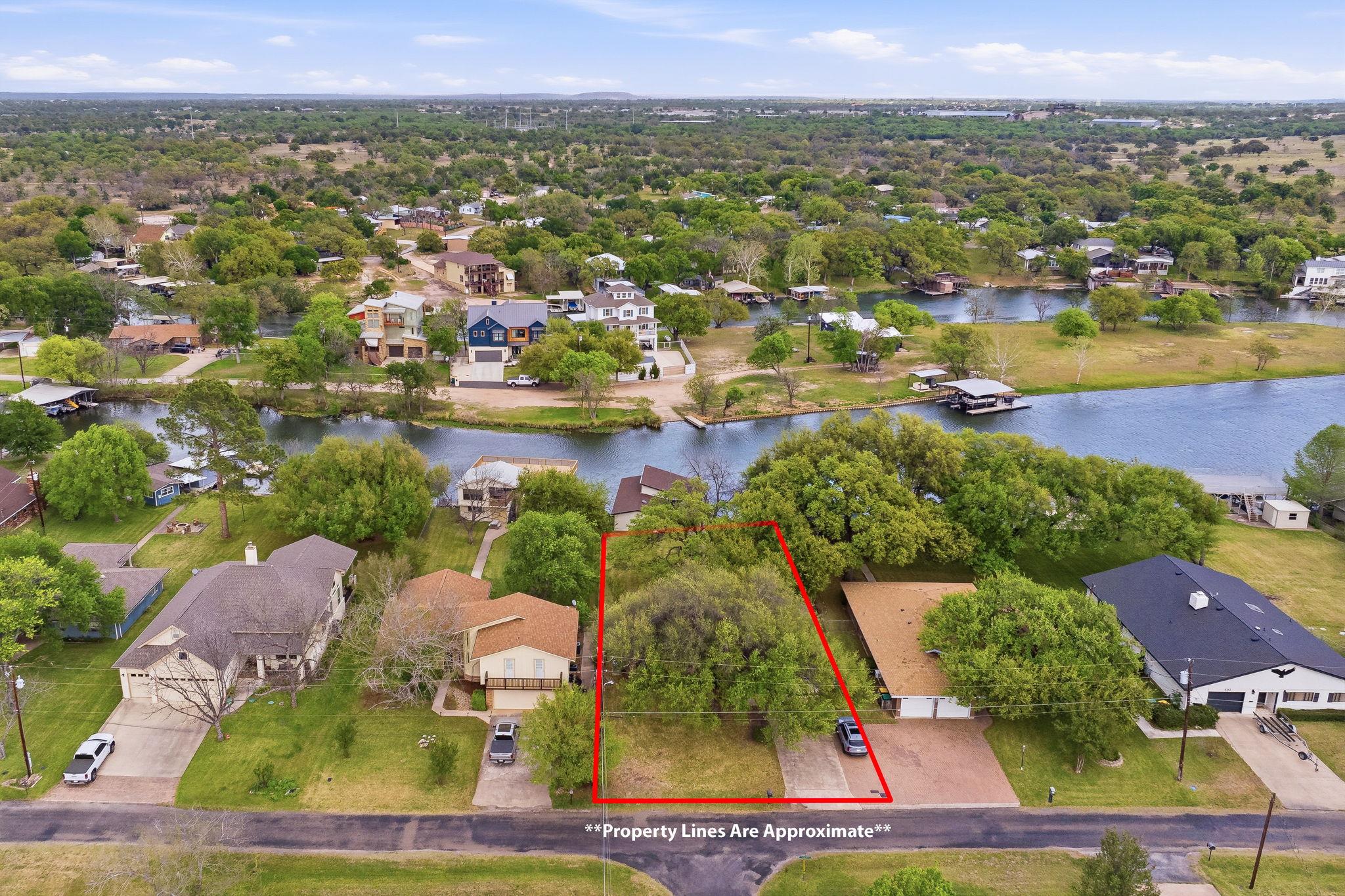 206 E Pheasant Rd, Highland Haven, TX 78654
