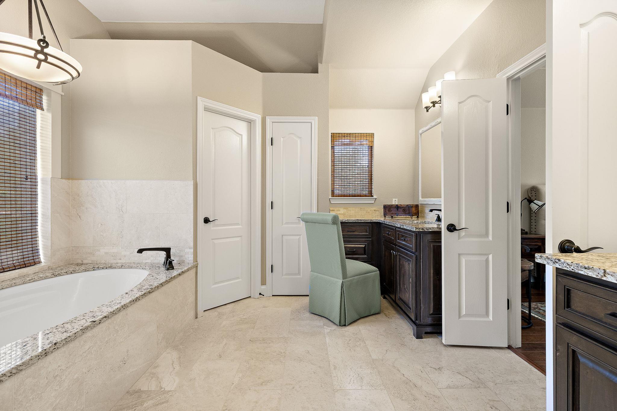 412 Eagle, Lakeway, TX 78734