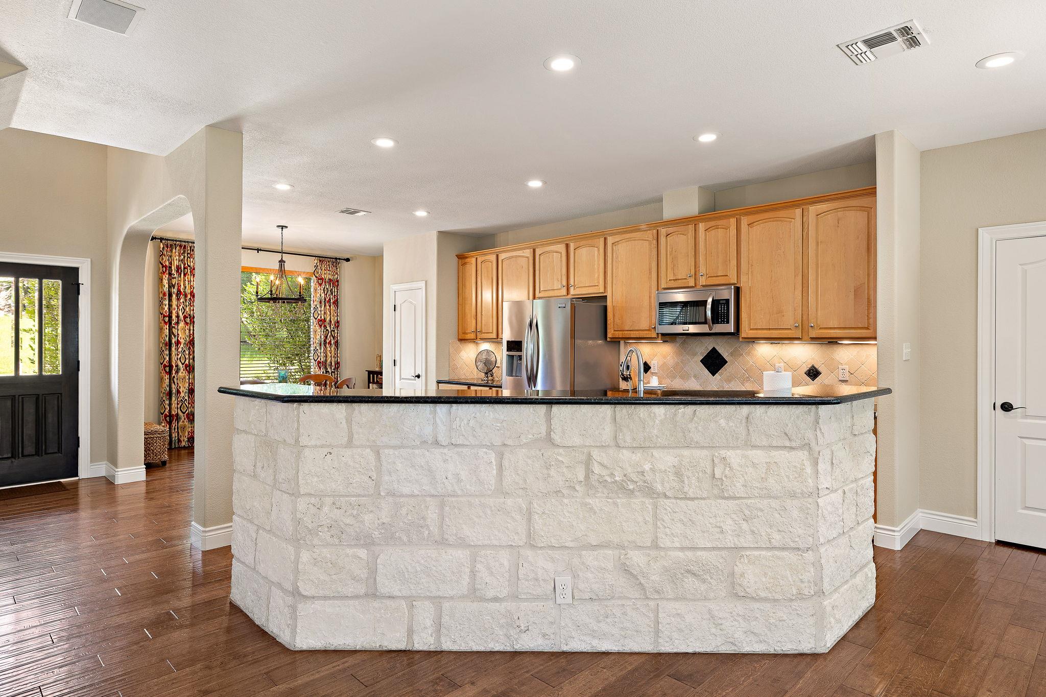 412 Eagle, Lakeway, TX 78734