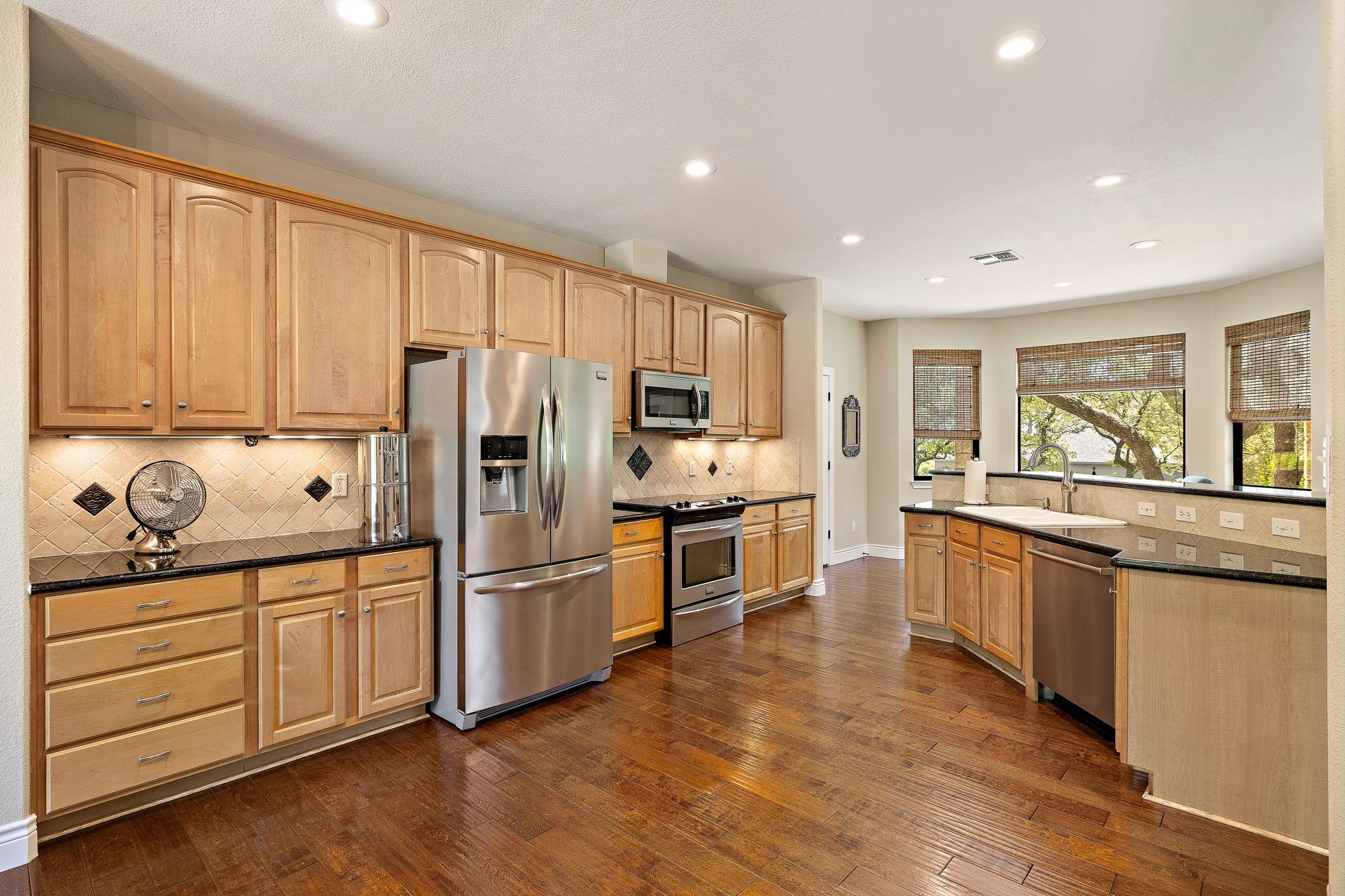 412 Eagle, Lakeway, TX 78734