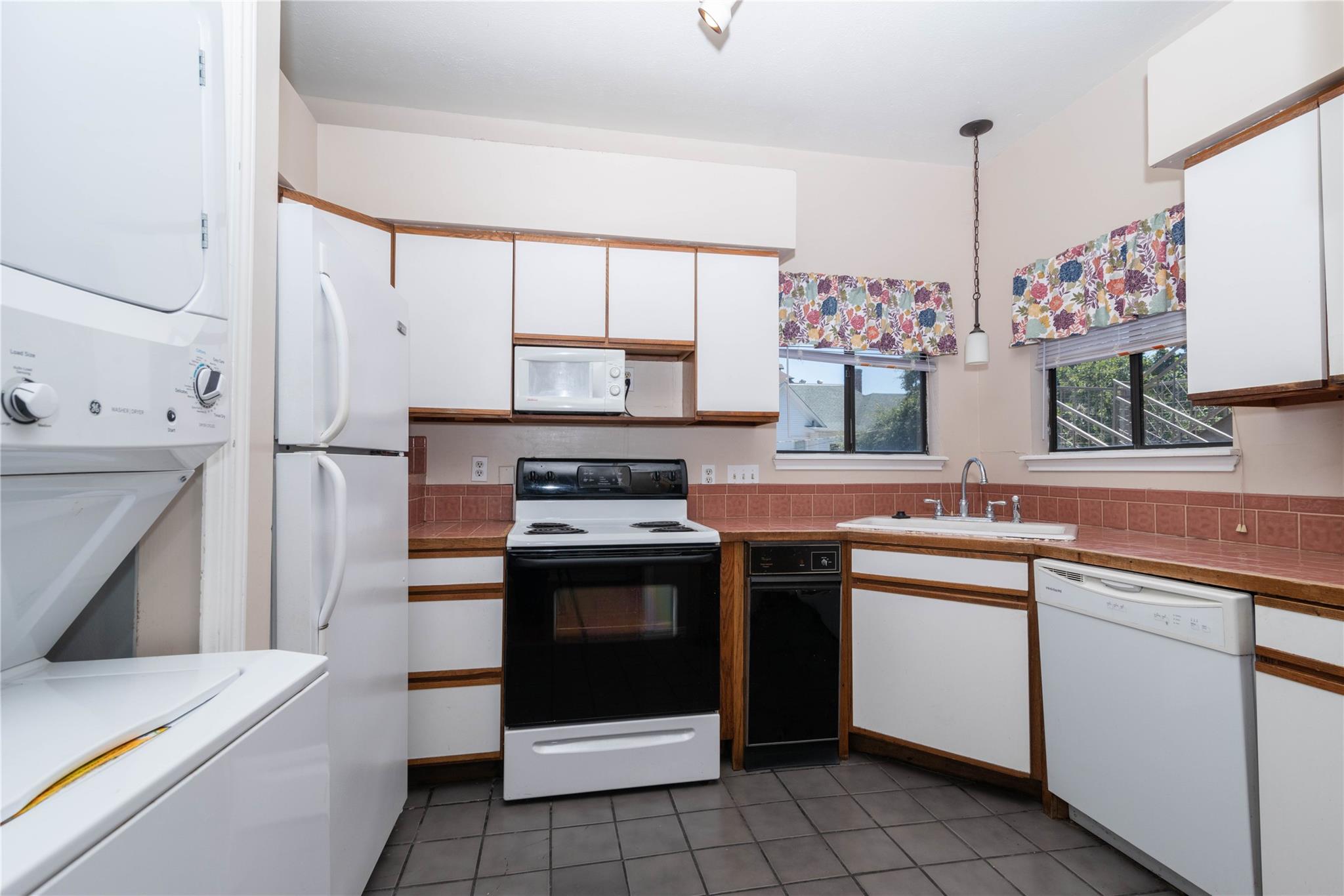 310 Pat Garrison St # 8, San Marcos, TX 78666