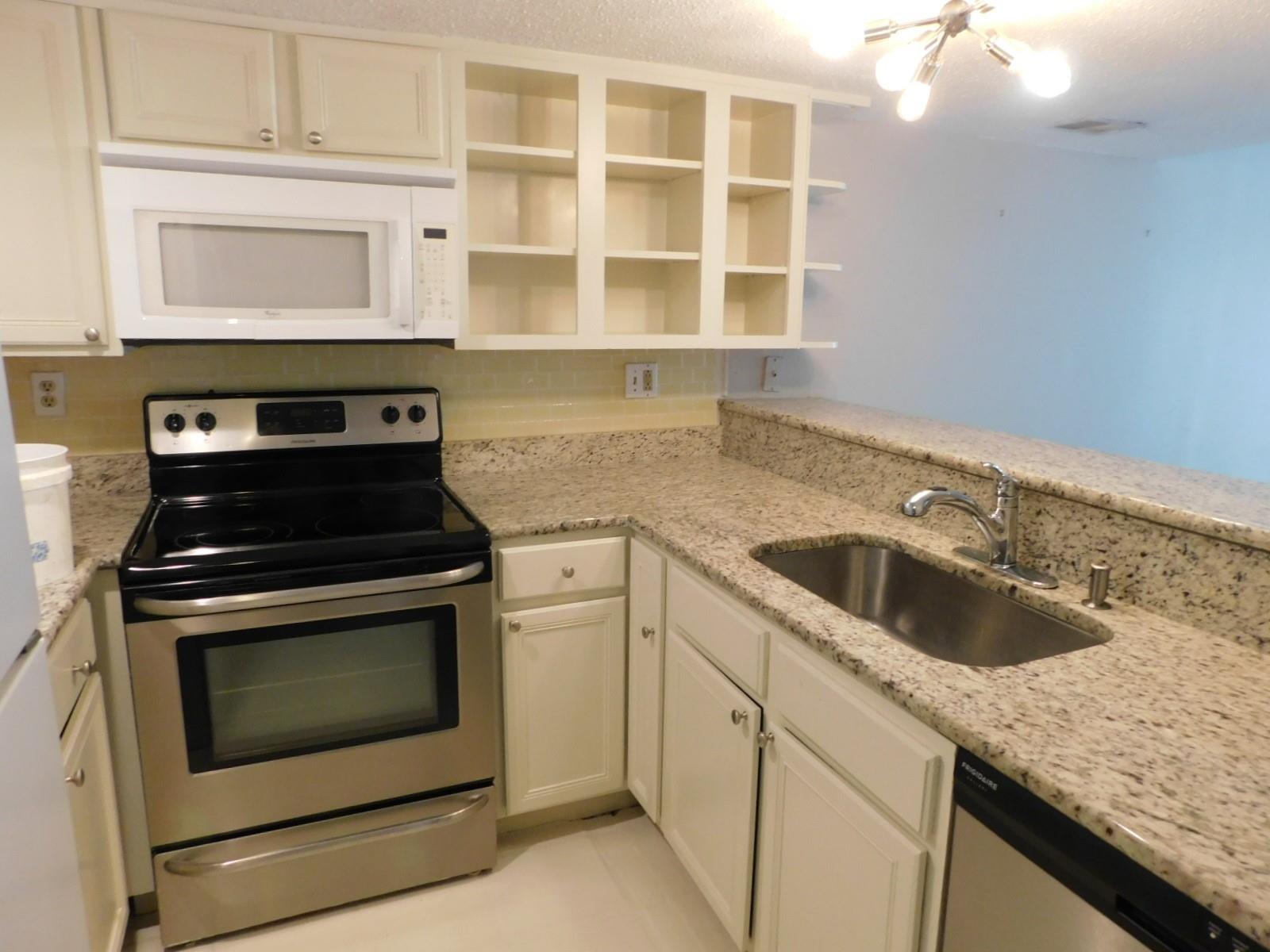 805 Paisley Dr # 11, Spicewood, TX 78669