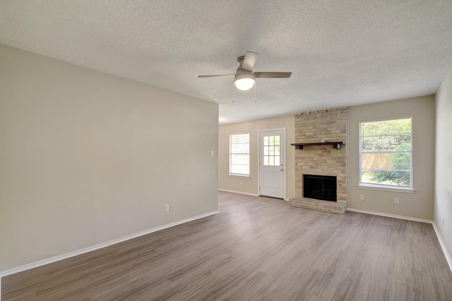 418 Linden St # A, Bastrop, TX 78602