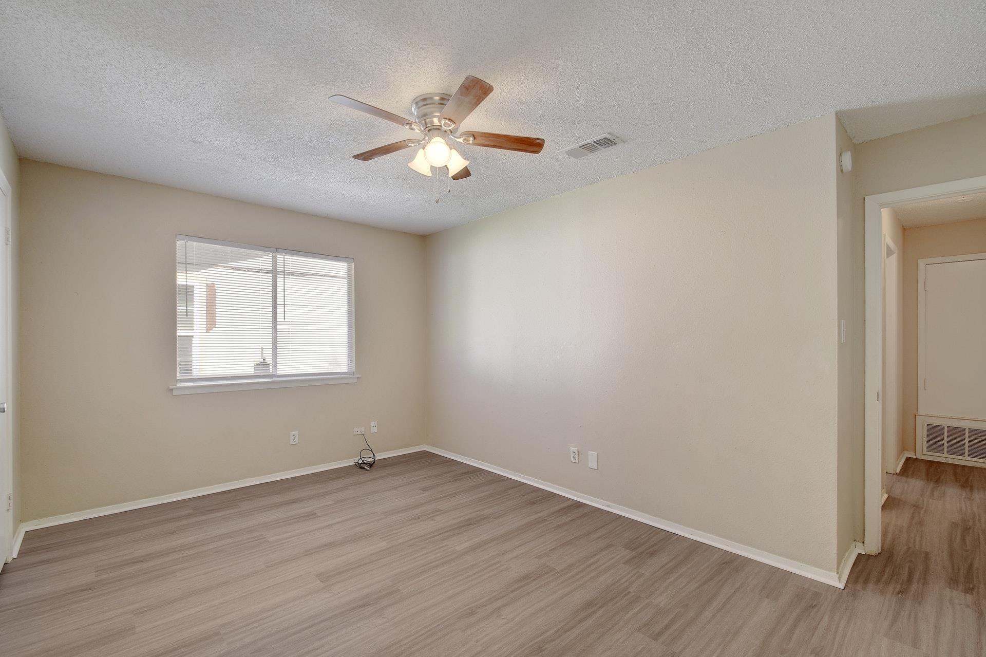 418 Linden St # A, Bastrop, TX 78602