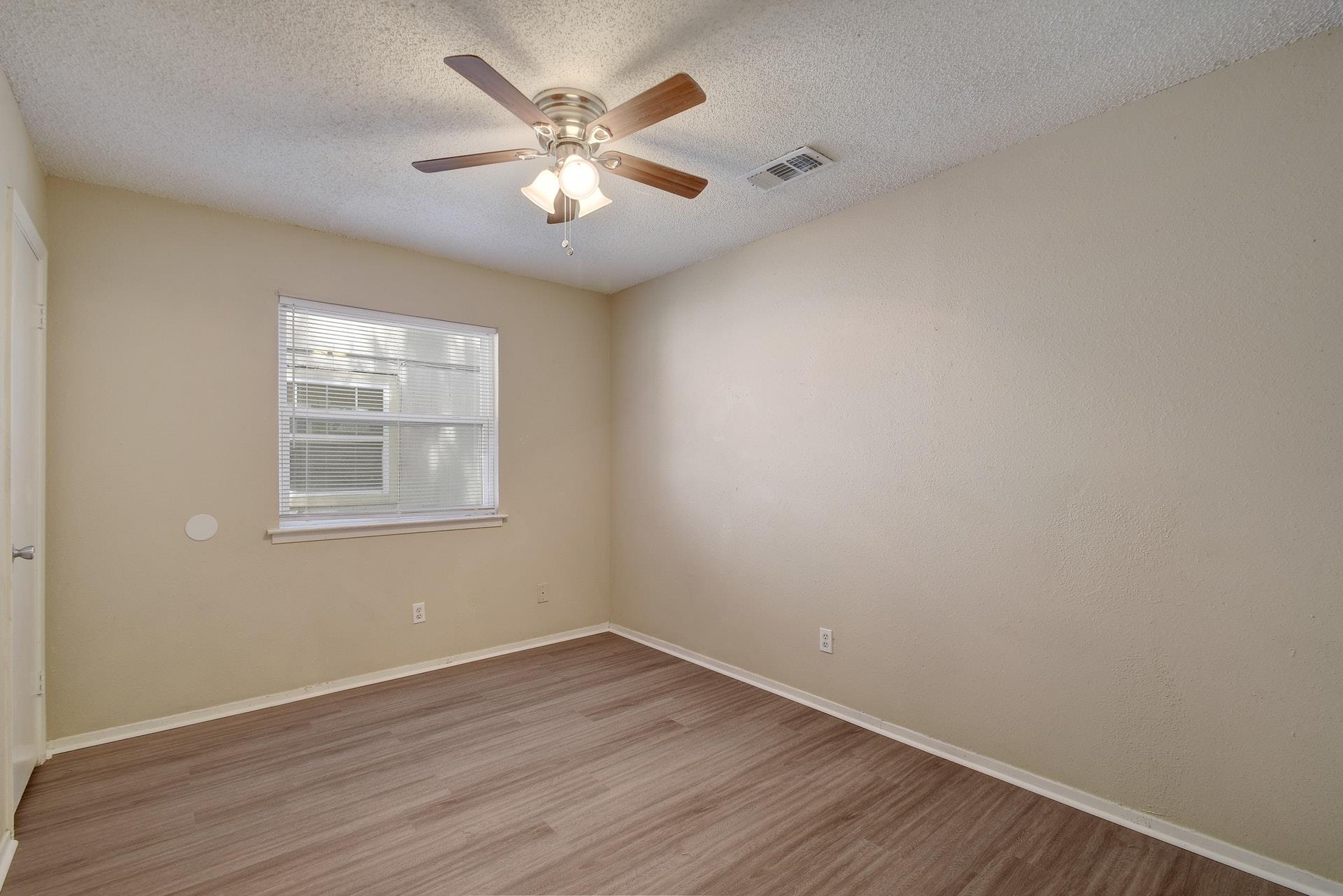418 Linden St # A, Bastrop, TX 78602