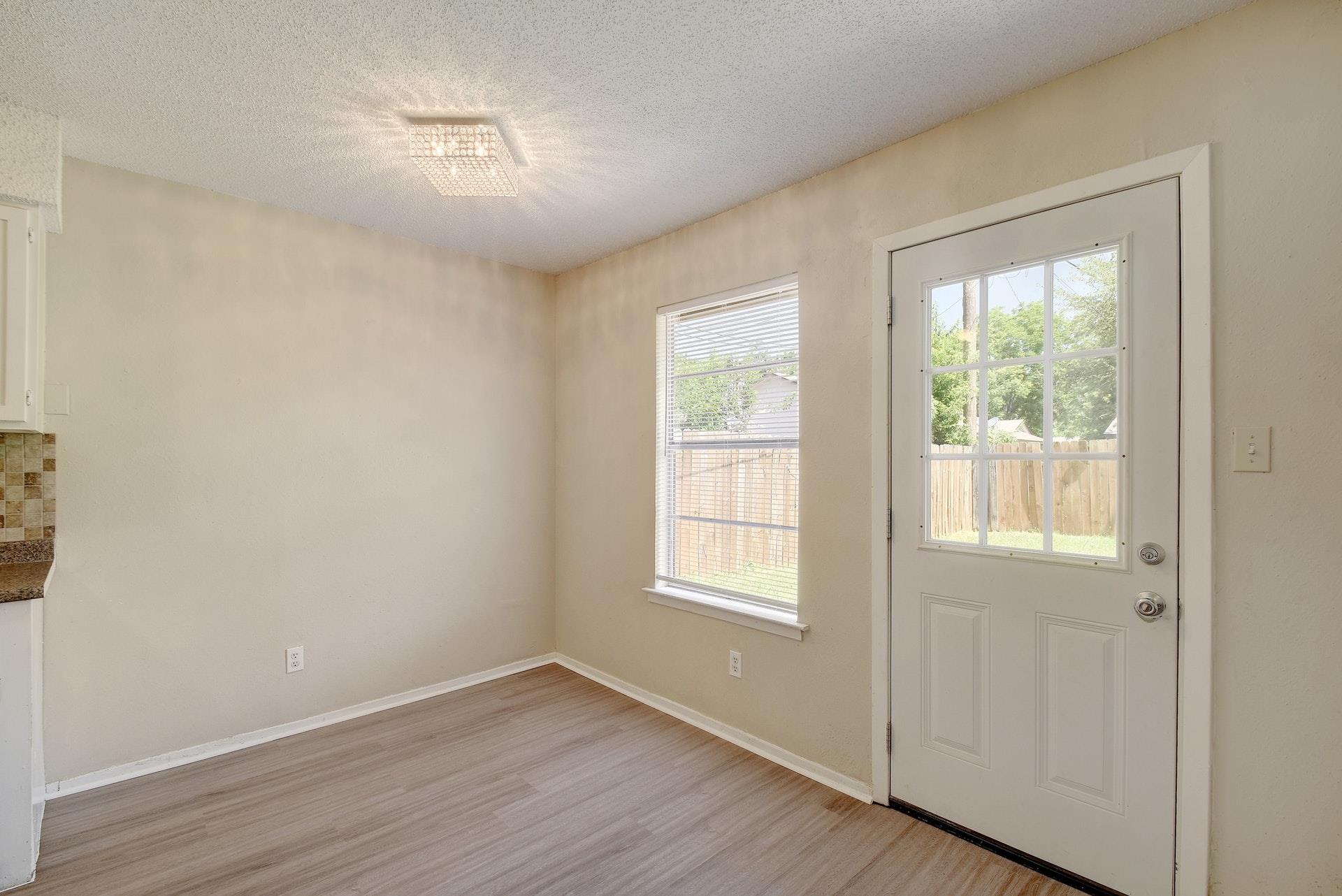 418 Linden St # A, Bastrop, TX 78602