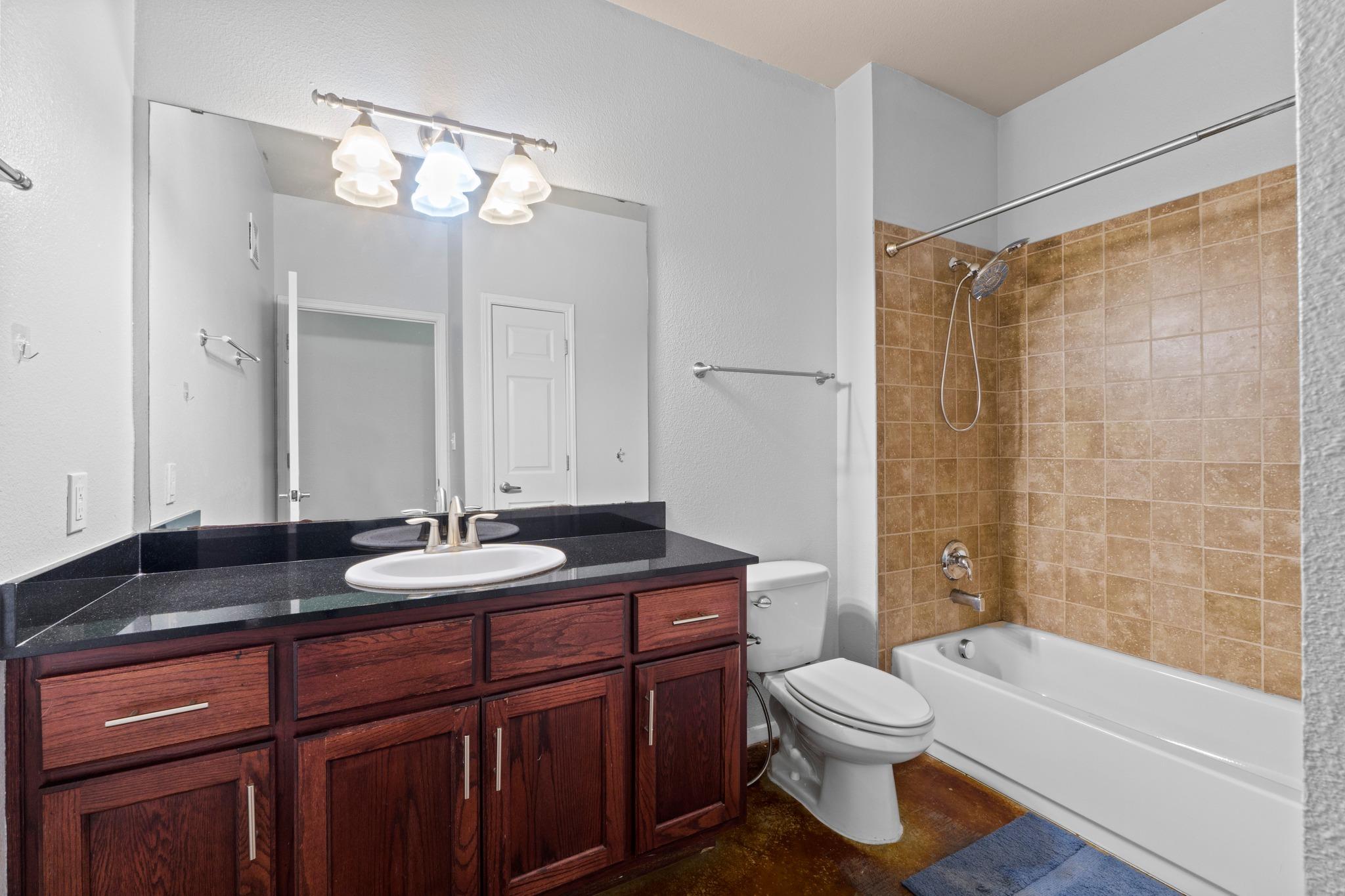910 W 25th St # 209, Austin, TX 78705
