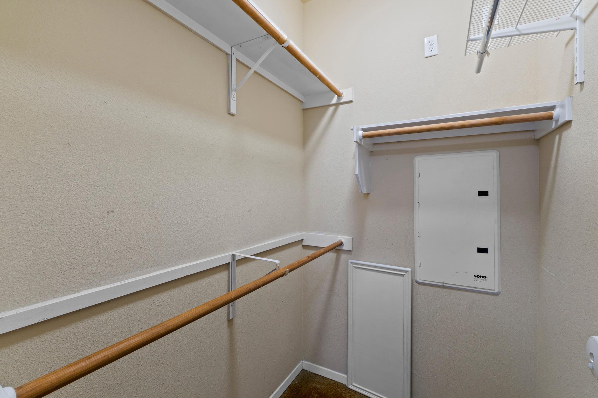 910 W 25th St # 209, Austin, TX 78705