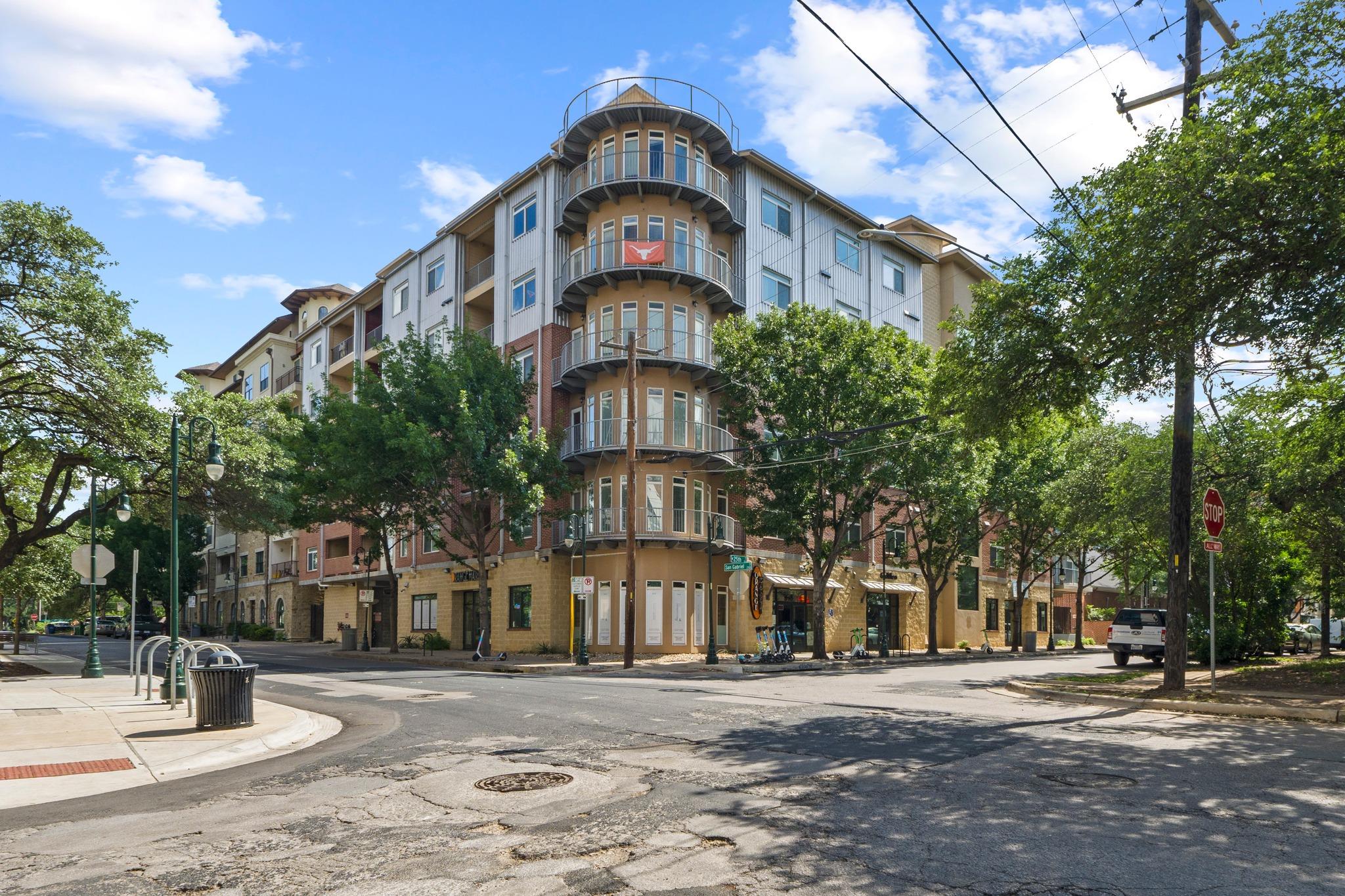 910 W 25th St # 209, Austin, TX 78705