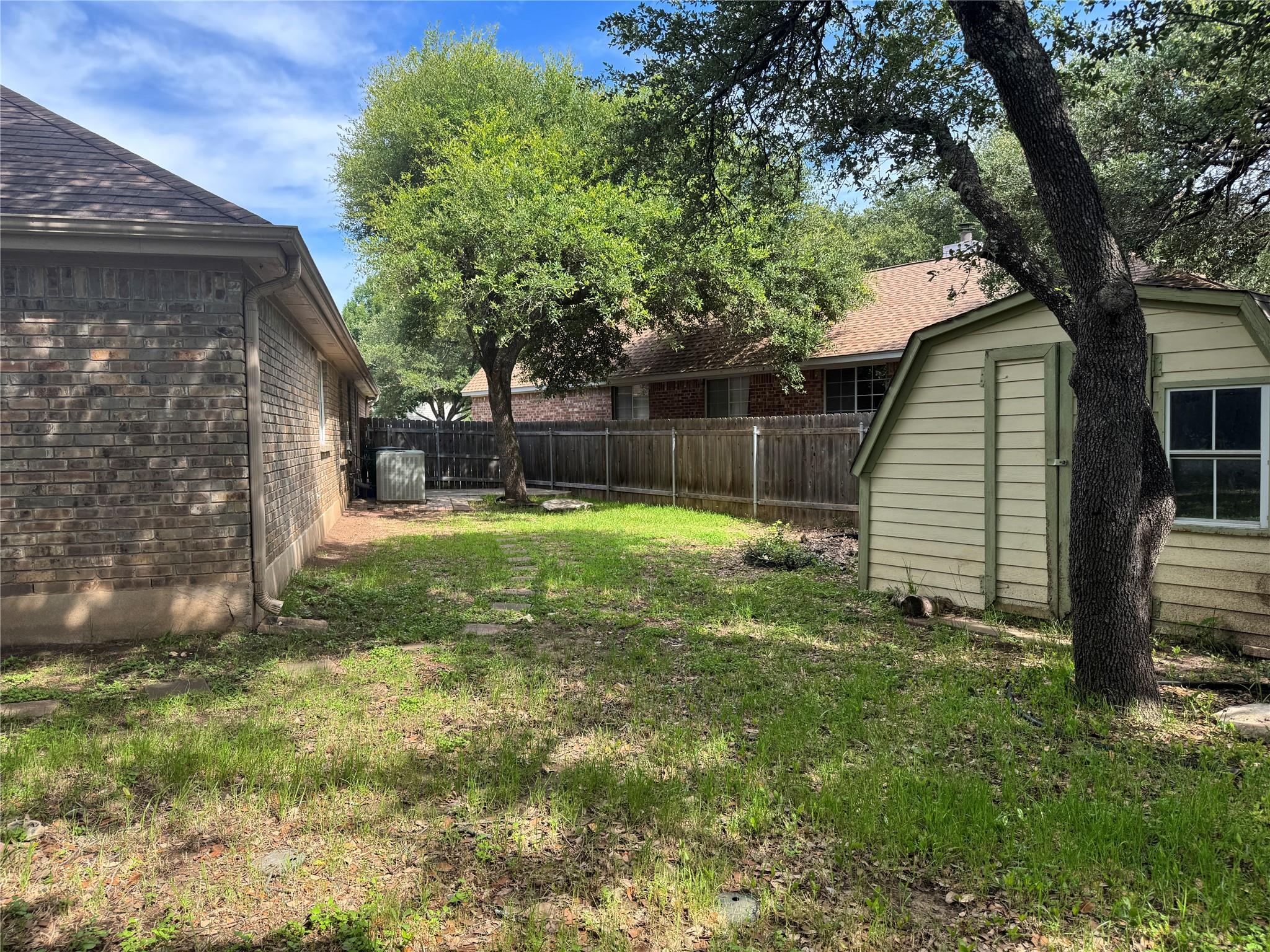 8001 Tallyho Trl, Austin, TX 78729