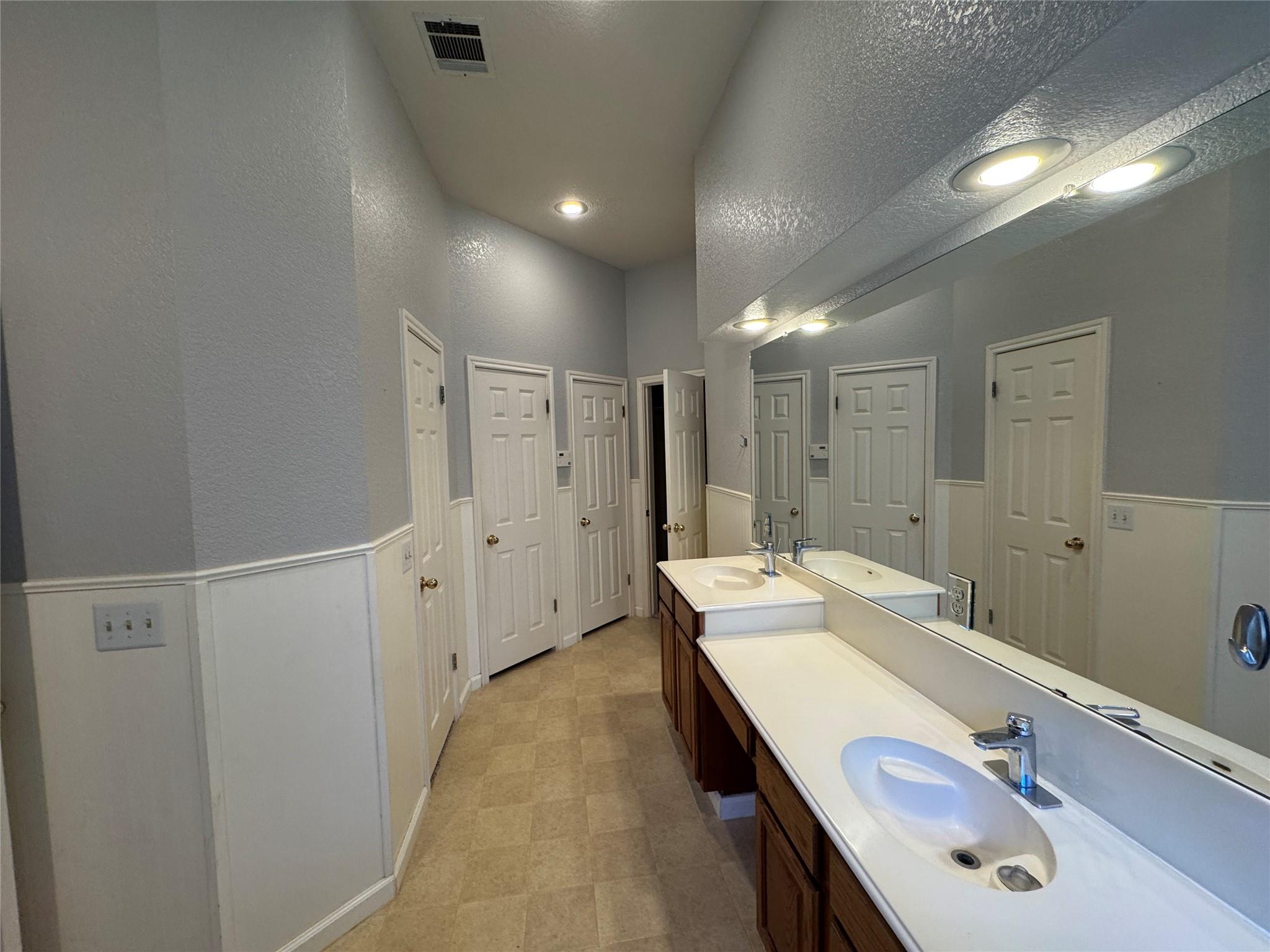 8001 Tallyho Trl, Austin, TX 78729
