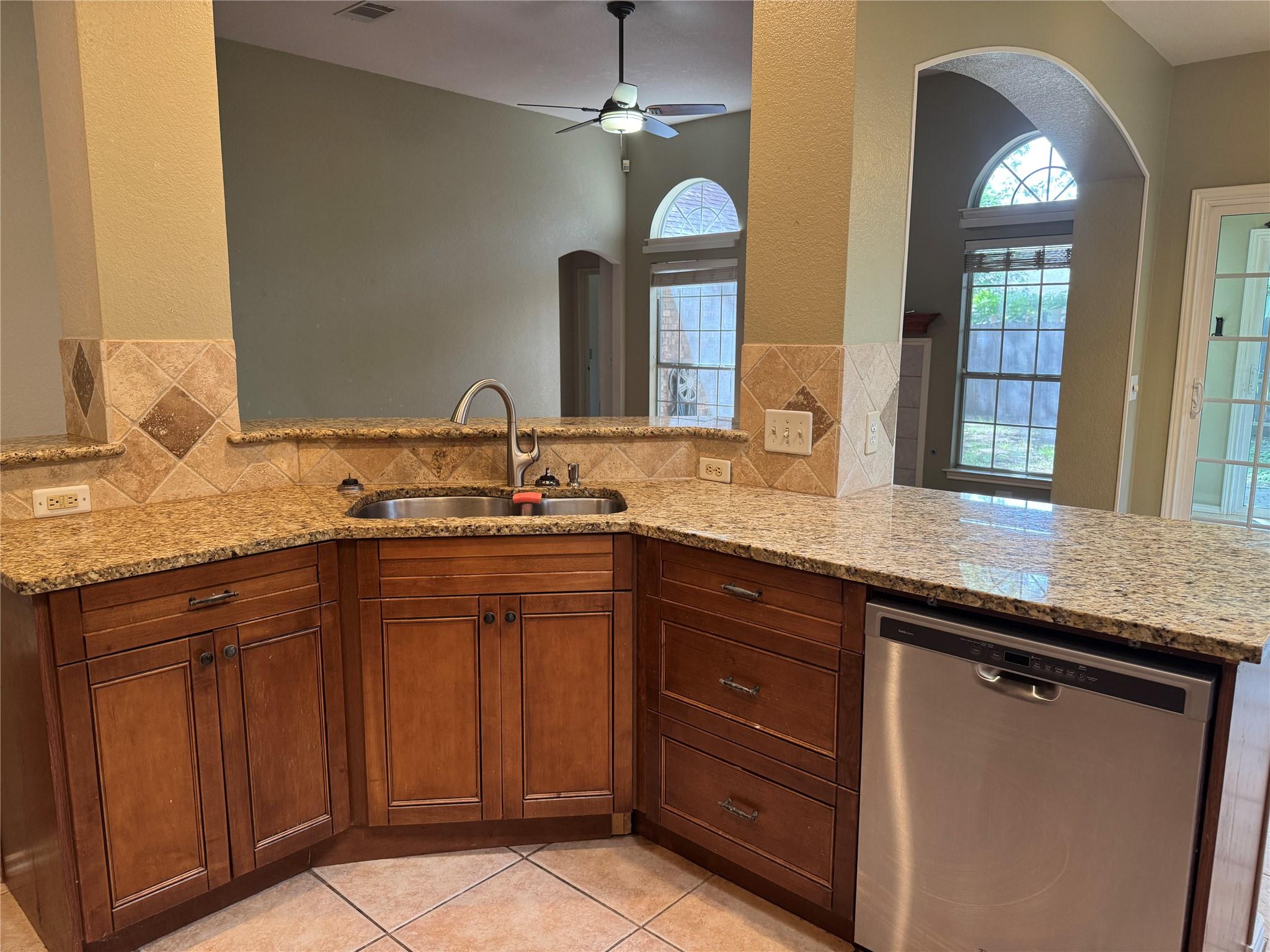 8001 Tallyho Trl, Austin, TX 78729