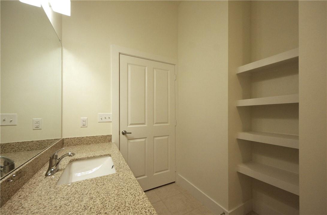 2400 Louis Henna Blvd # 108, Round Rock, TX 78664