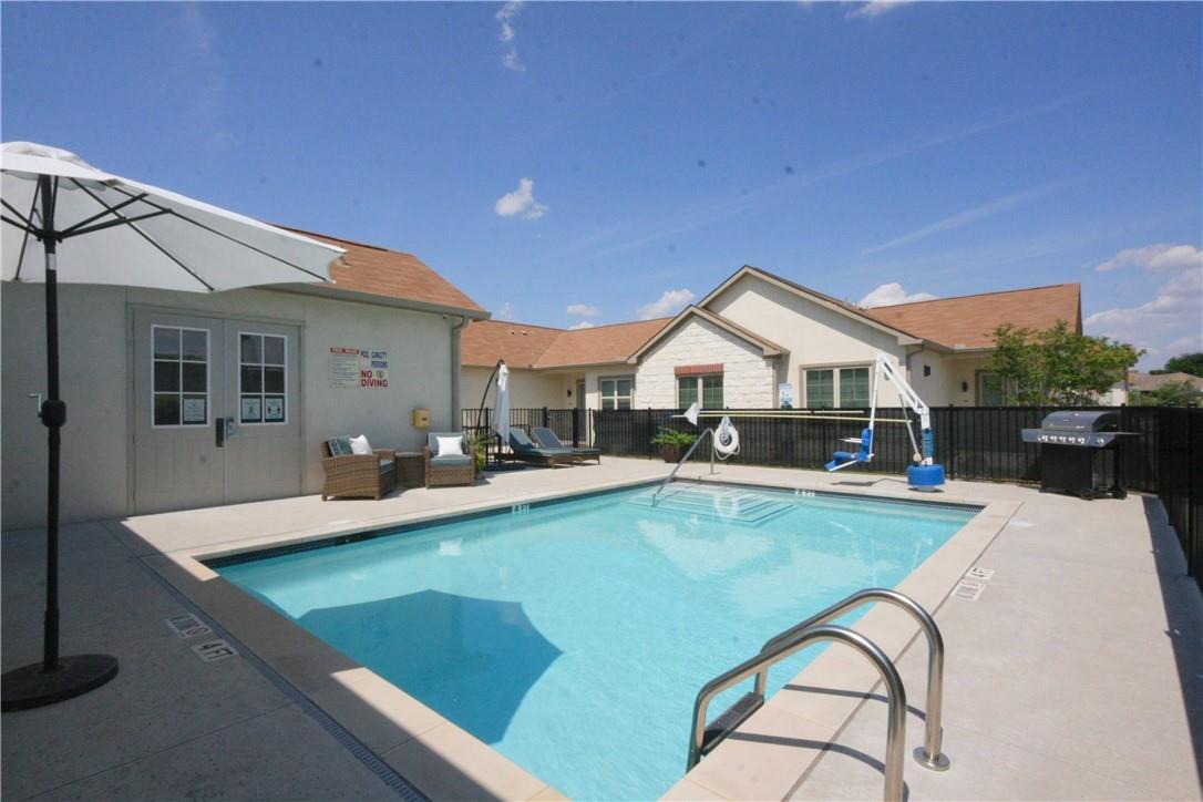 2400 Louis Henna Blvd # 108, Round Rock, TX 78664
