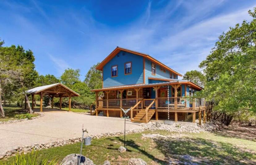 1381 Greenbriar Dr, Canyon Lake, TX 78133