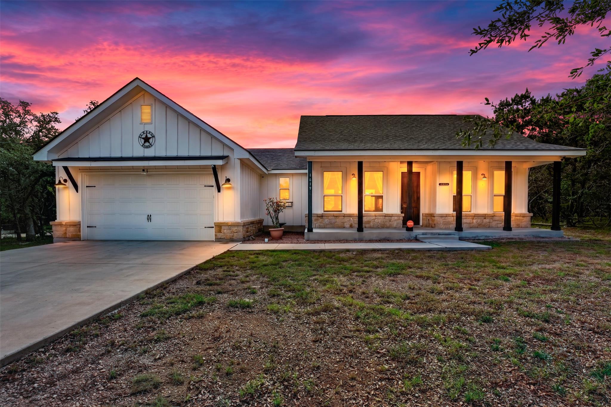 1619 Scenic View Dr, Canyon Lake, TX 78133
